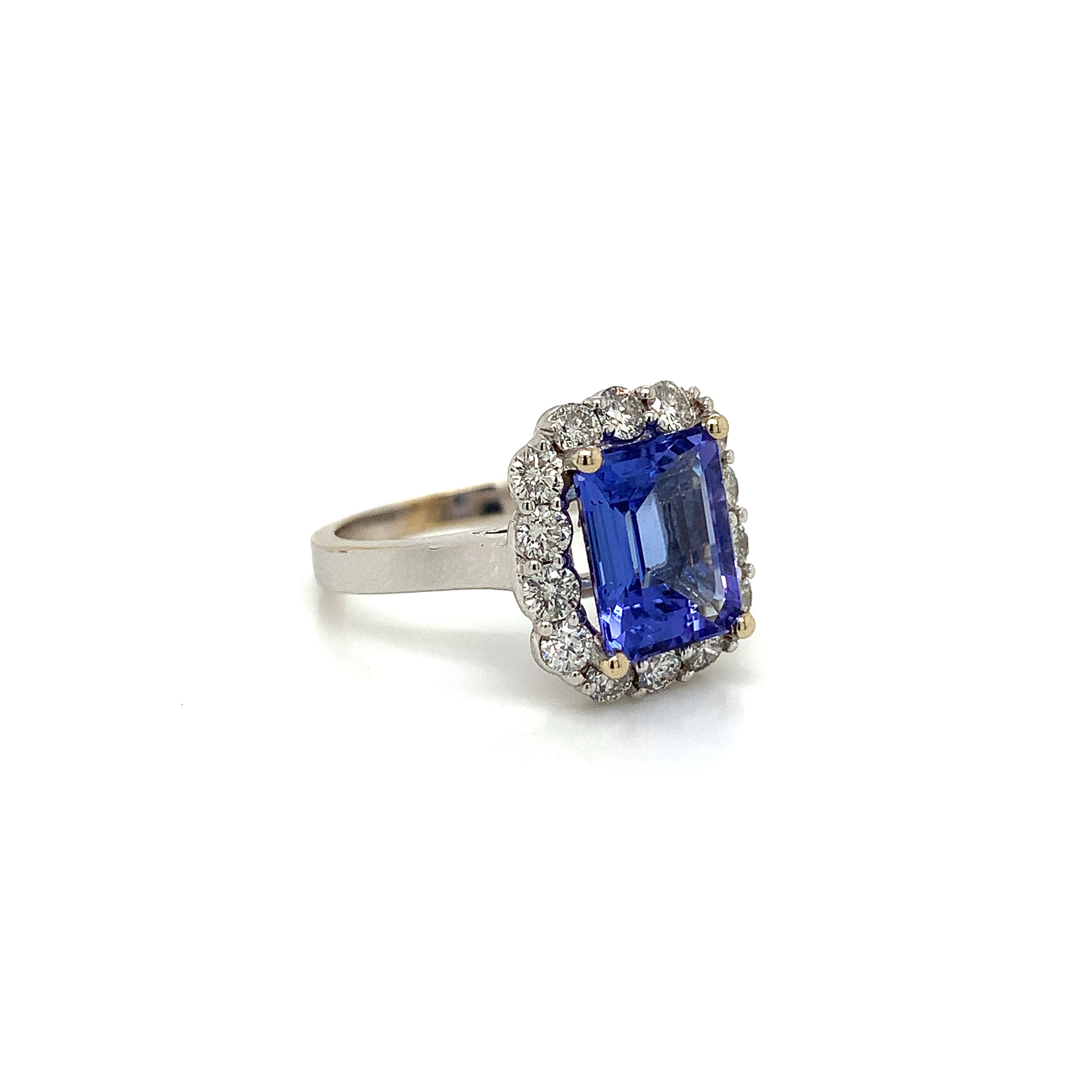 White Gold Ring with Tanzanite Stones