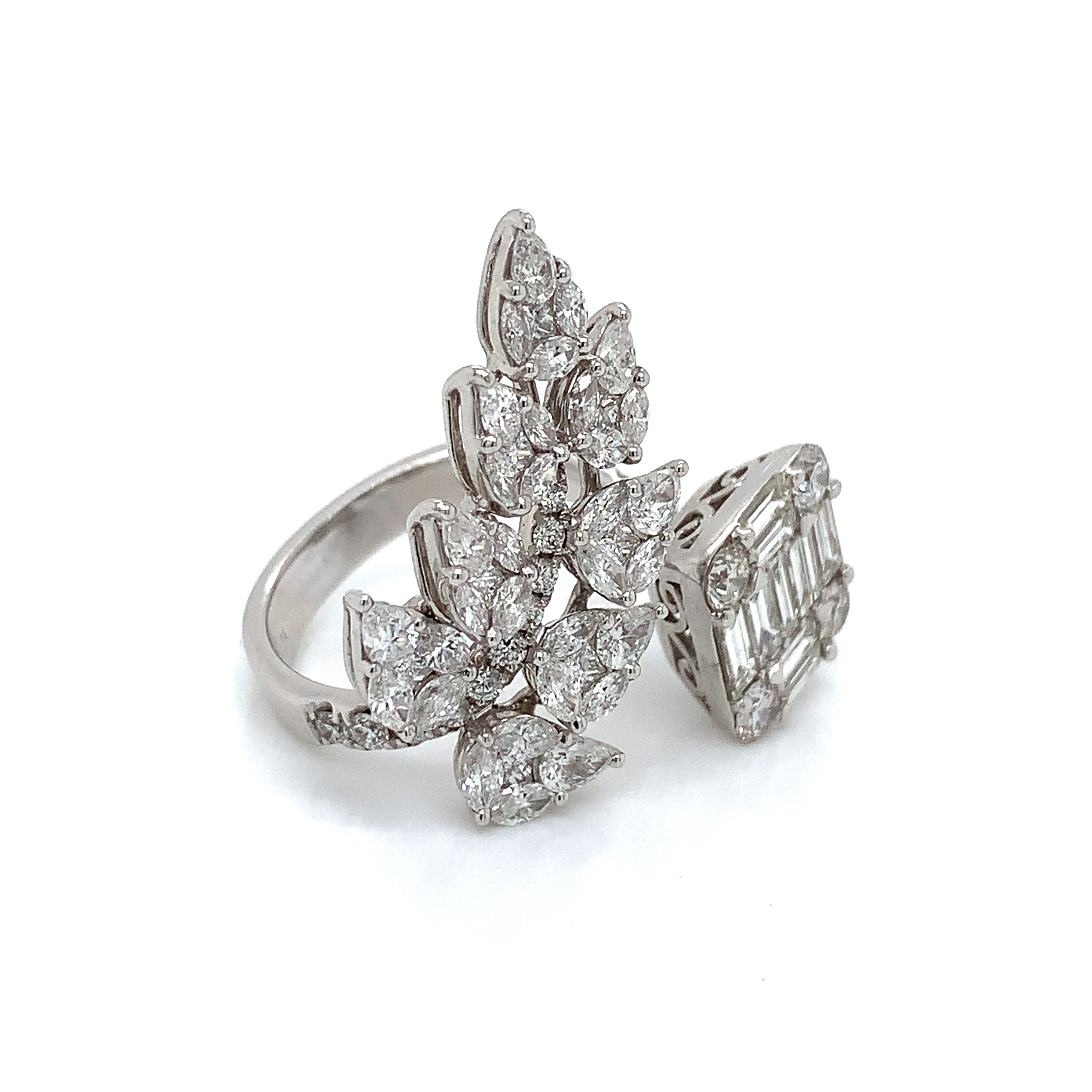 DIAMOND LEAF RING