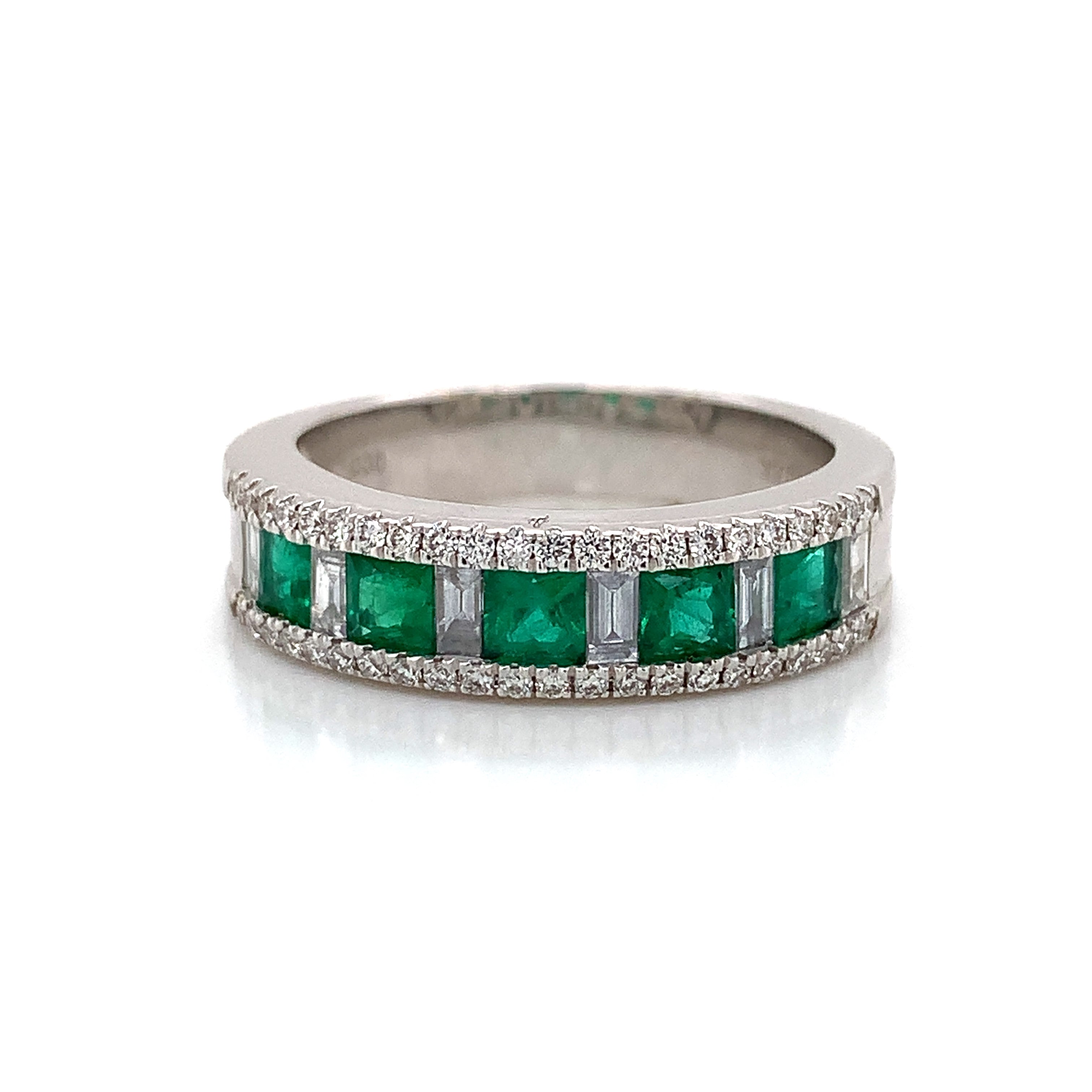 EMERALD RING