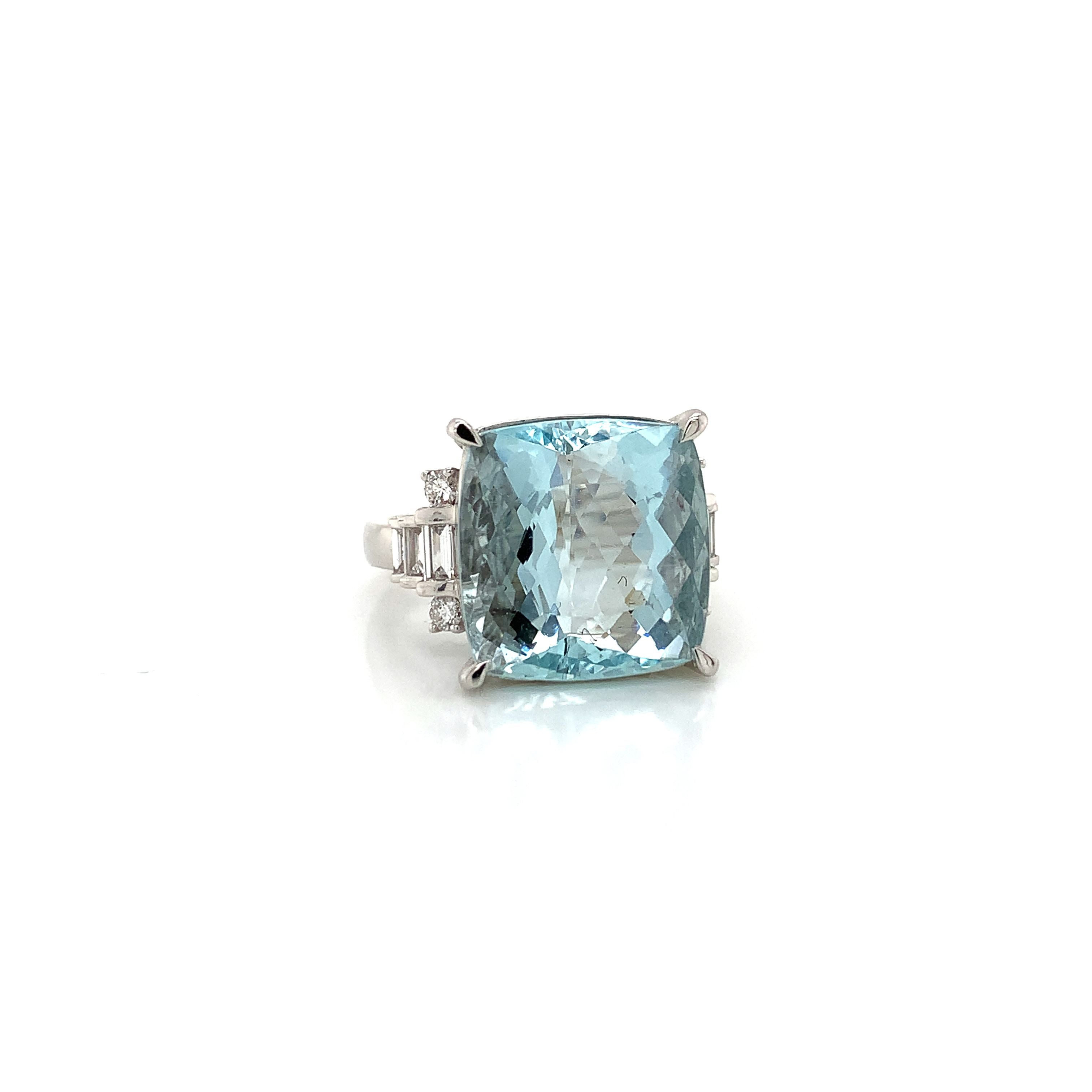 White Gold Ring with Aquamarine, Diamond Stones