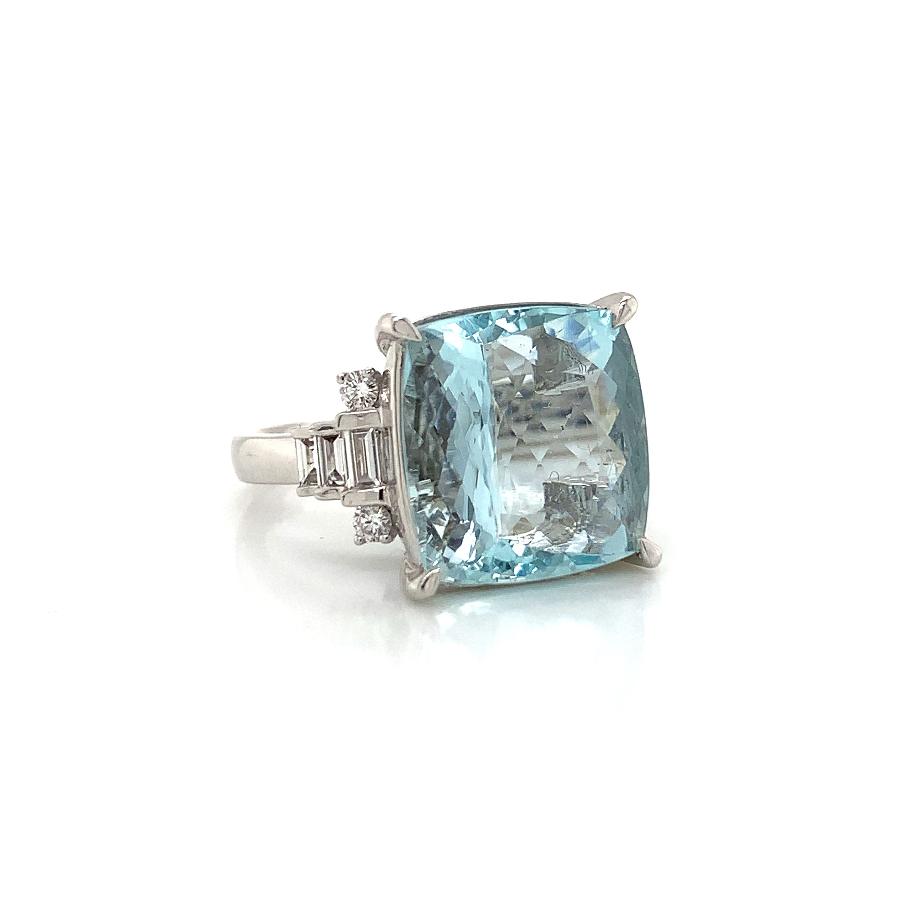 White Gold Ring with Aquamarine, Diamond Stones