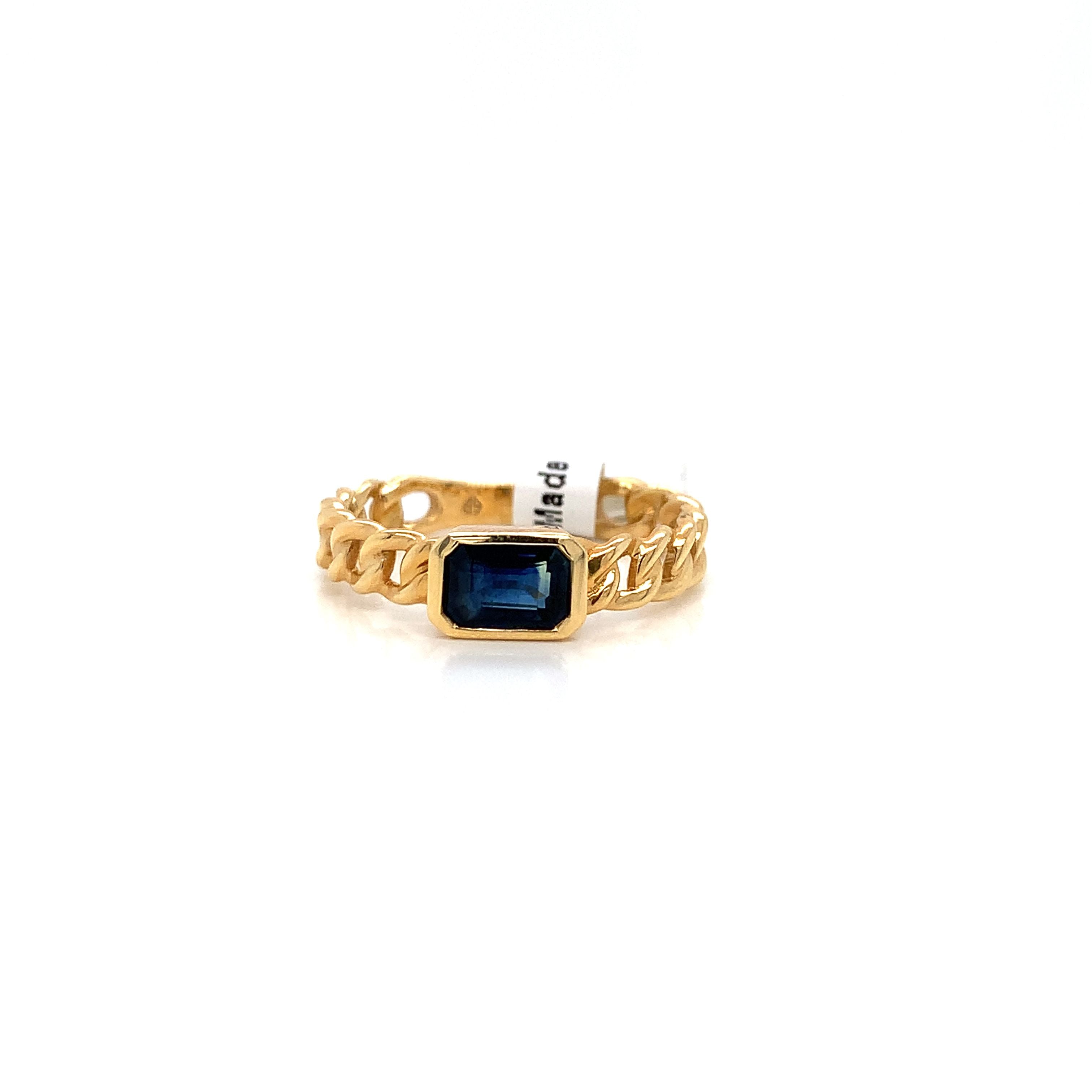 SAPPHIRE CENTER RING