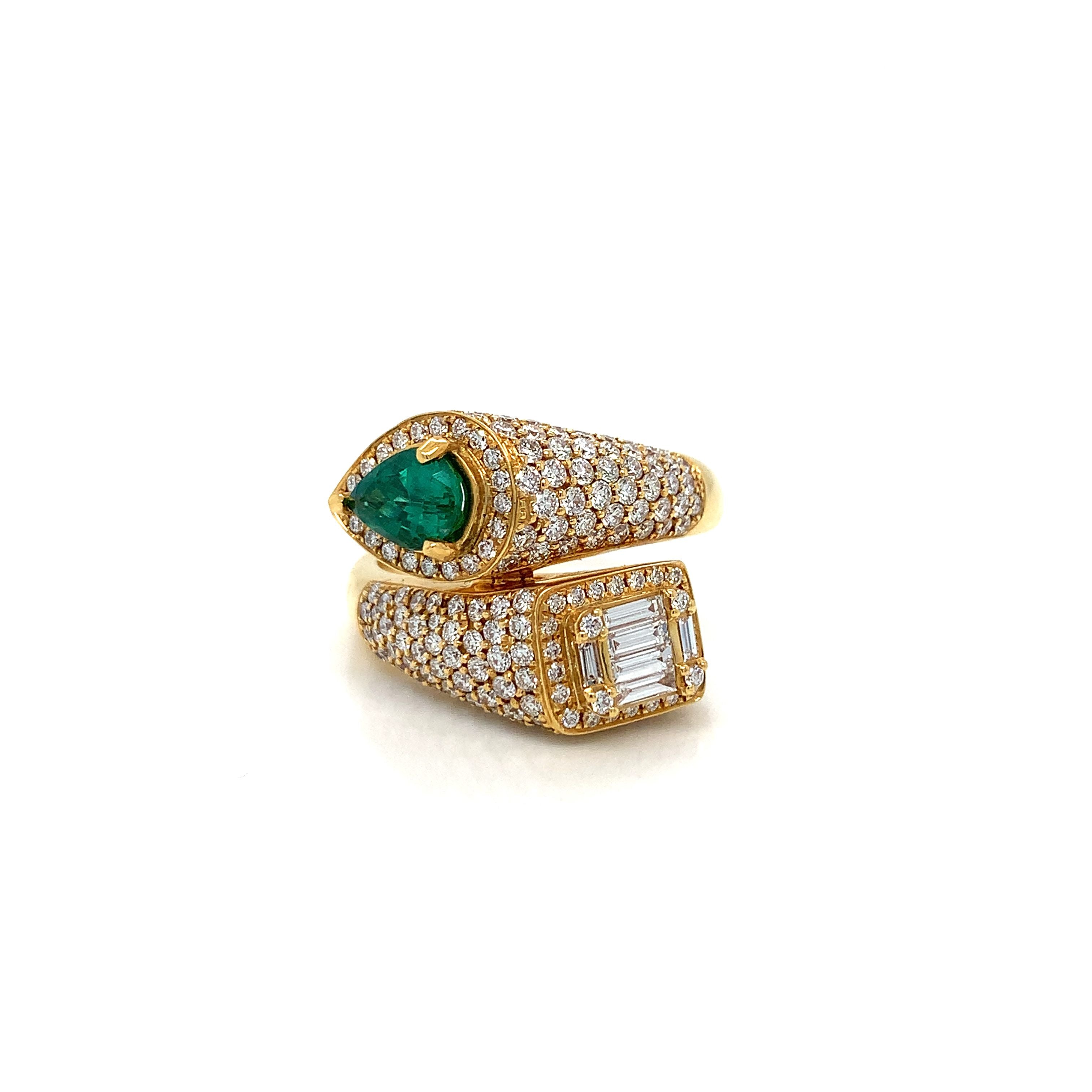 Yellow Gold Ring with Diamond, Emerald Stones