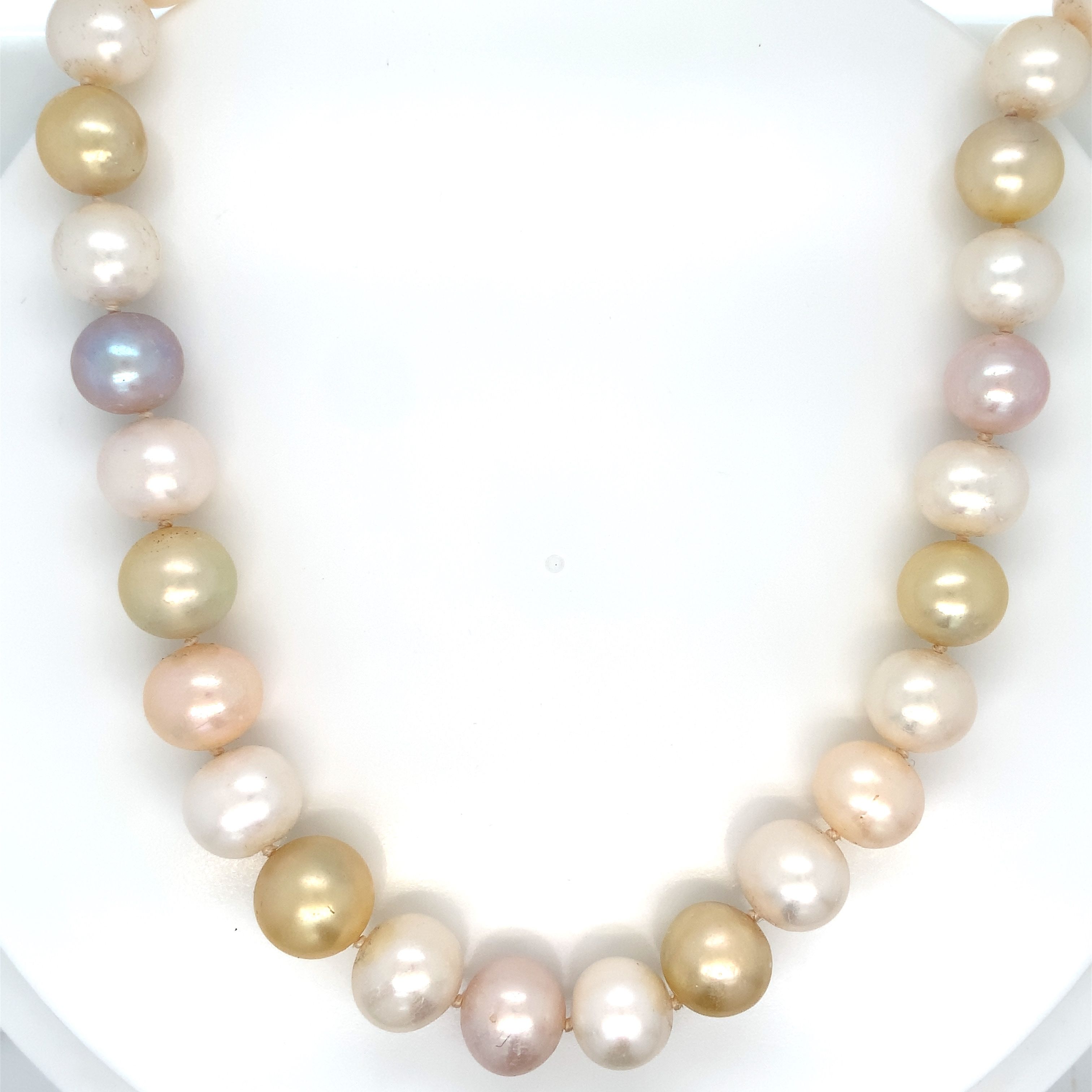 Yellow Gold Necklace with Pearl Stones