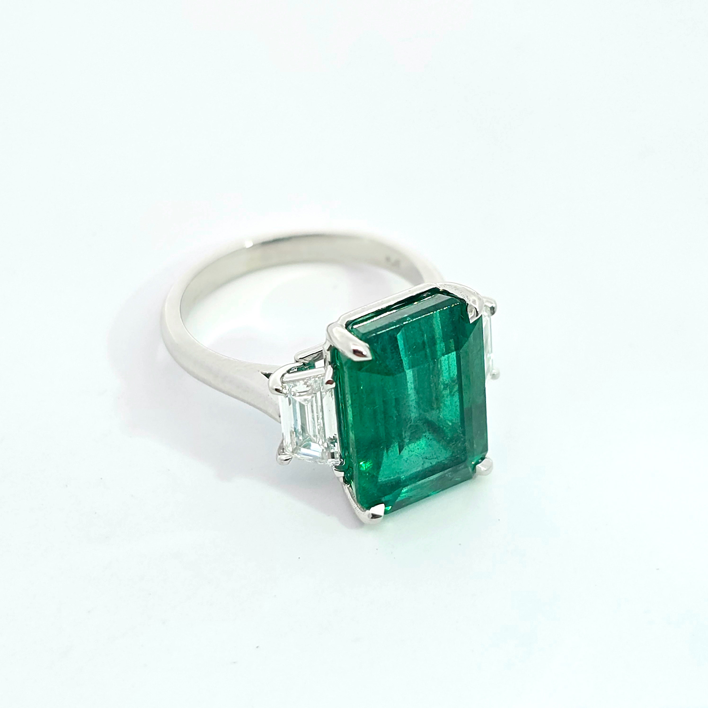 Platinum Ring with Diamond, Emerald Stones