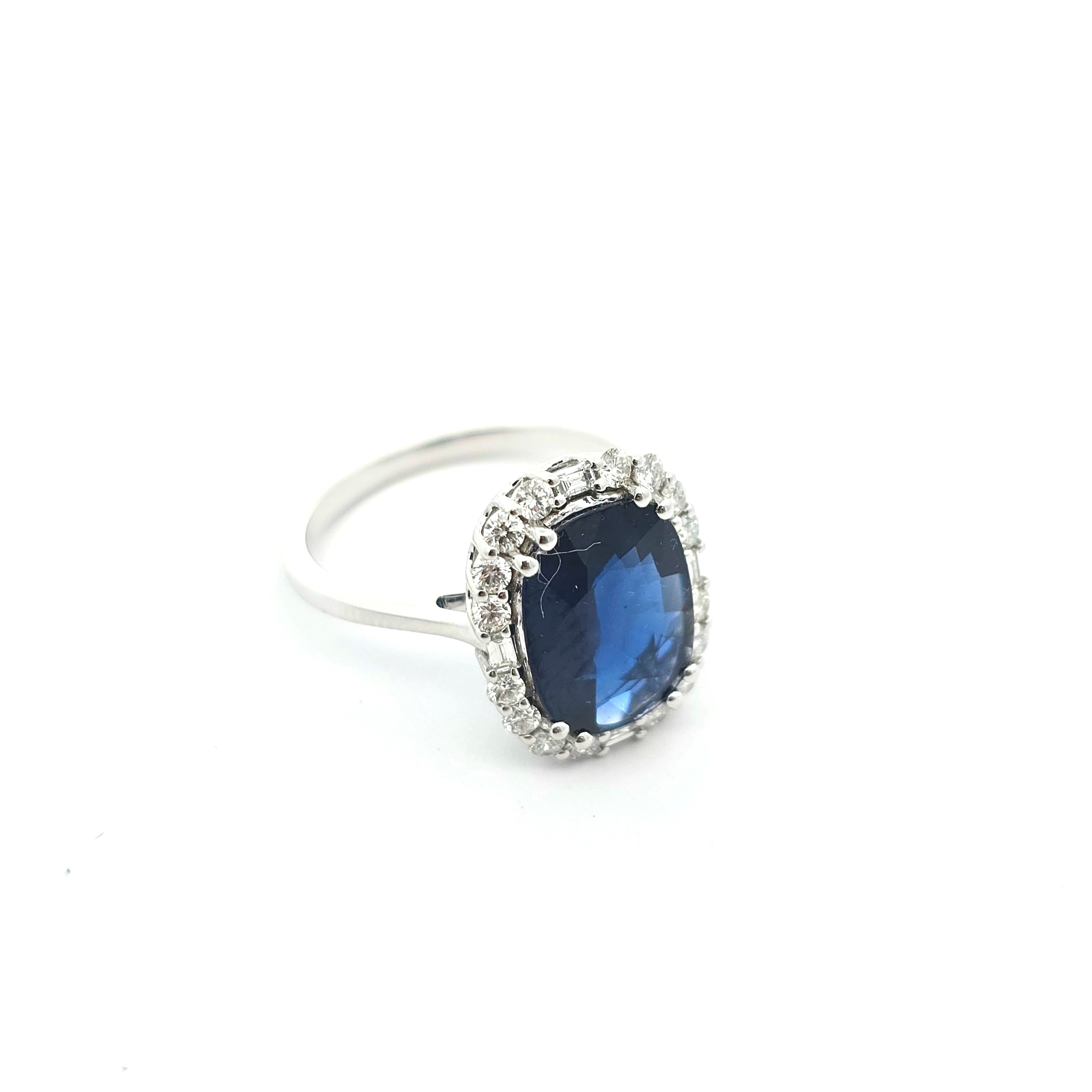 White Gold Ring with Sapphire Stones