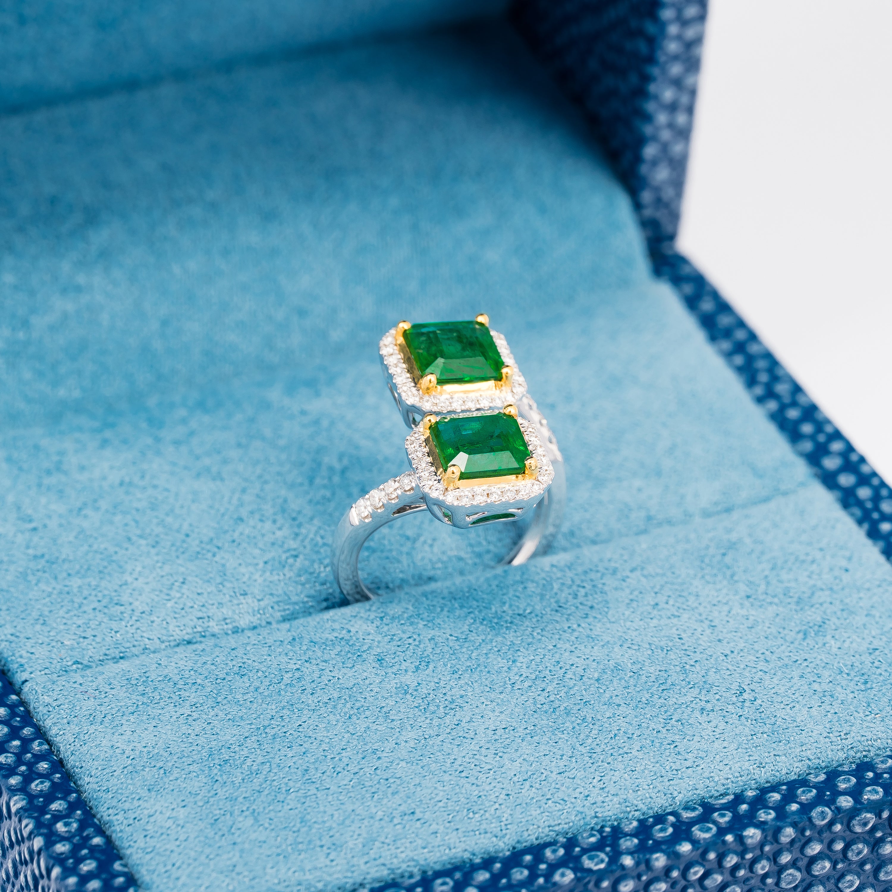 WHITE GOLD RING