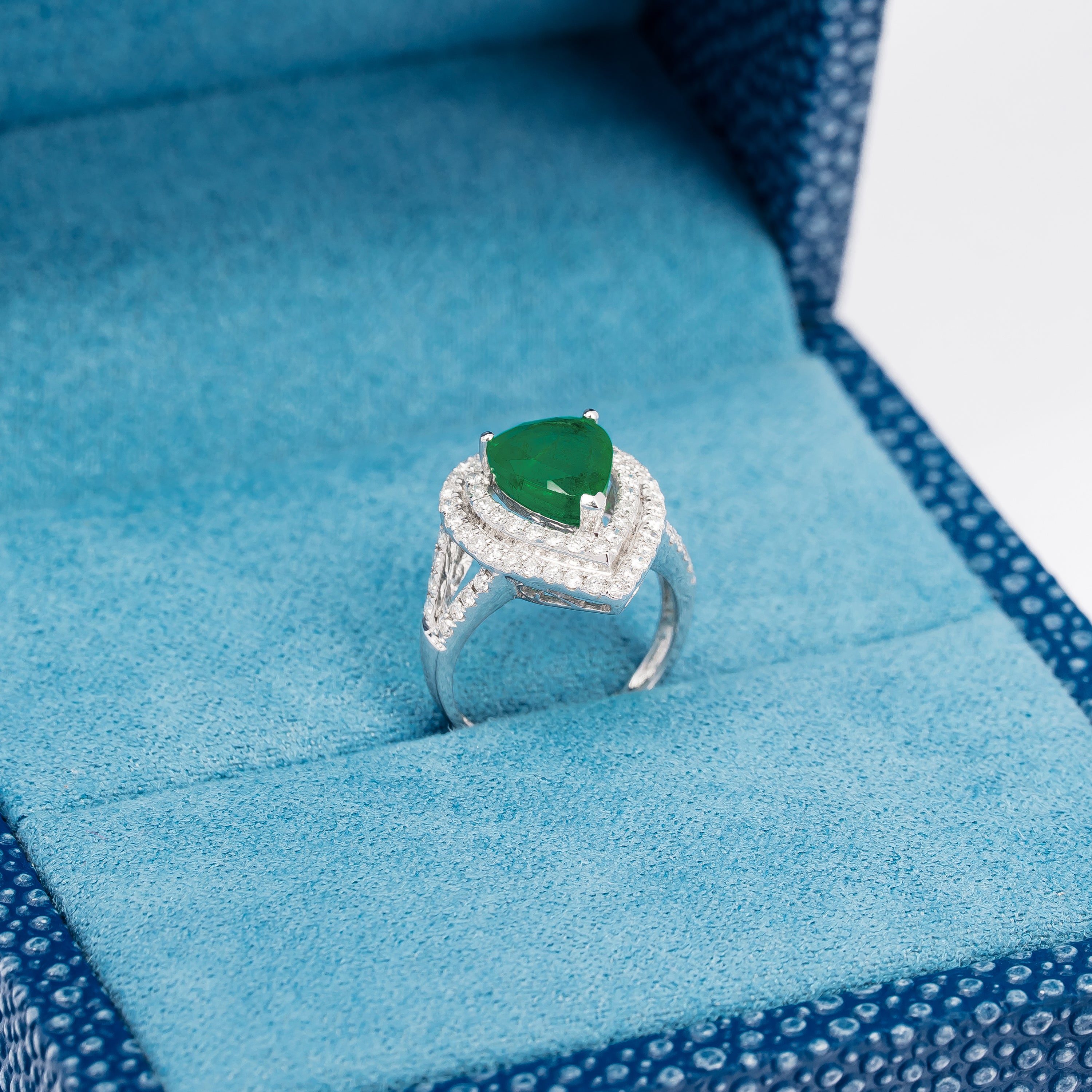 EMERALD RING