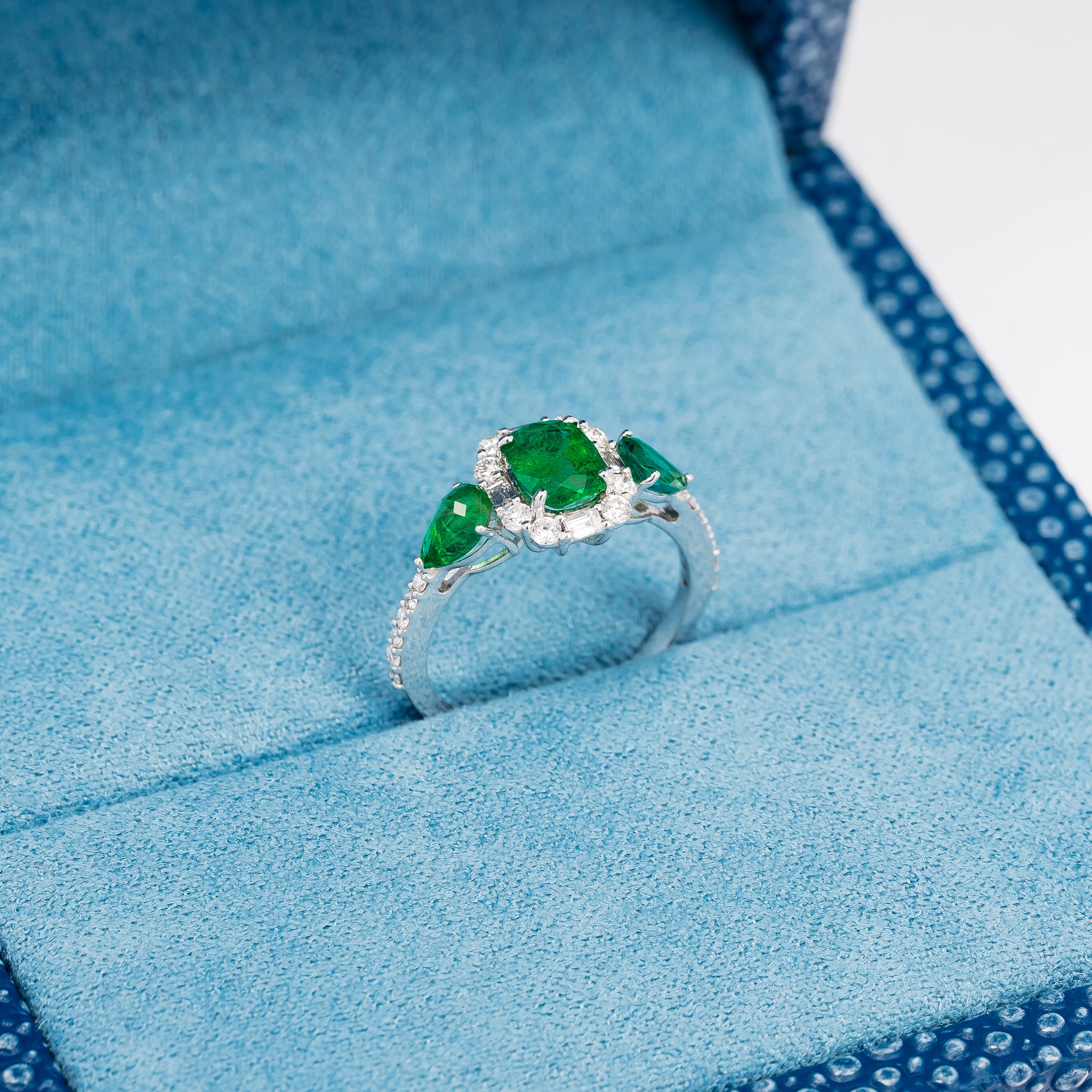 White Gold Ring with Diamond, Emerald Stones