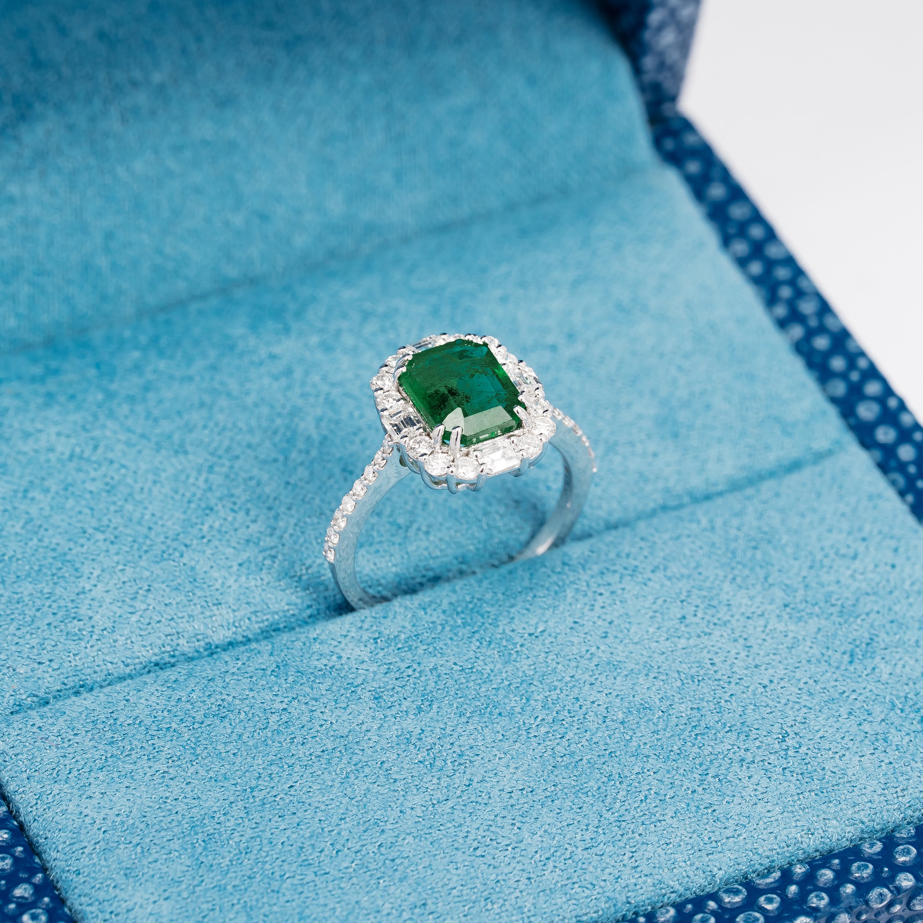 EMERALD AND DIAMOND RING