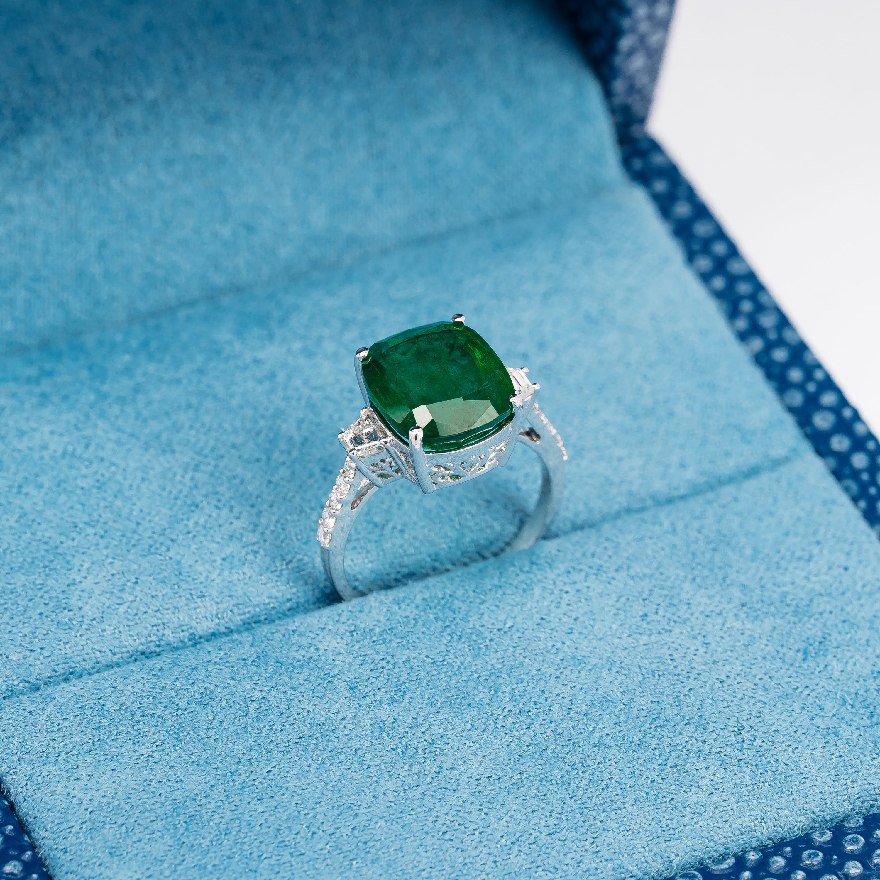 White Gold Ring with Diamond, Emerald Stones