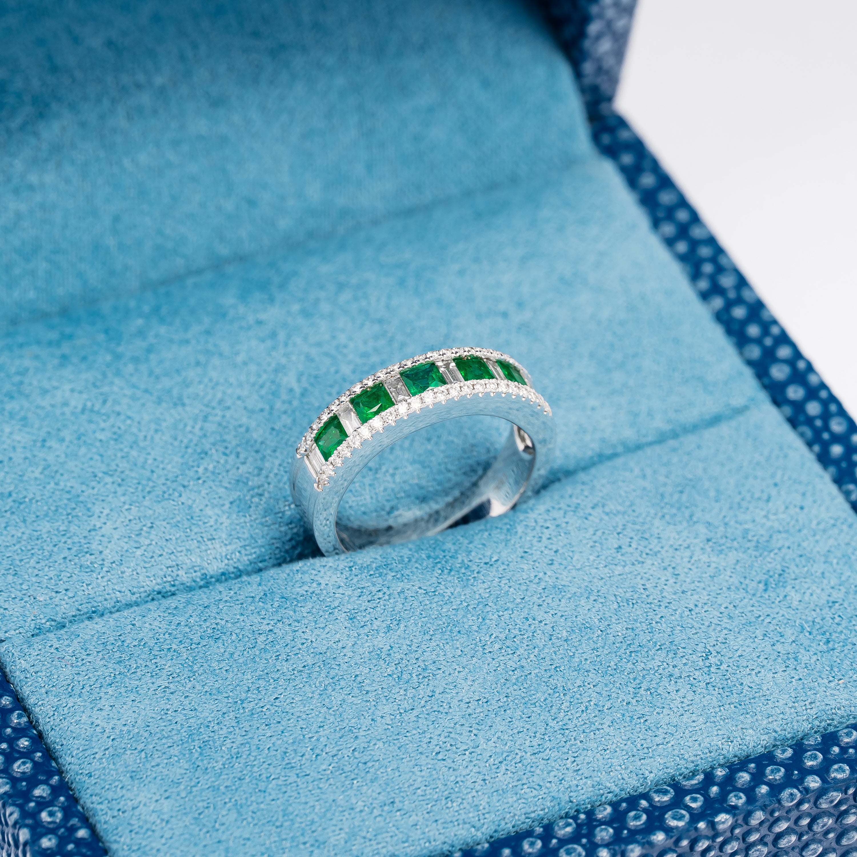 EMERALD RING