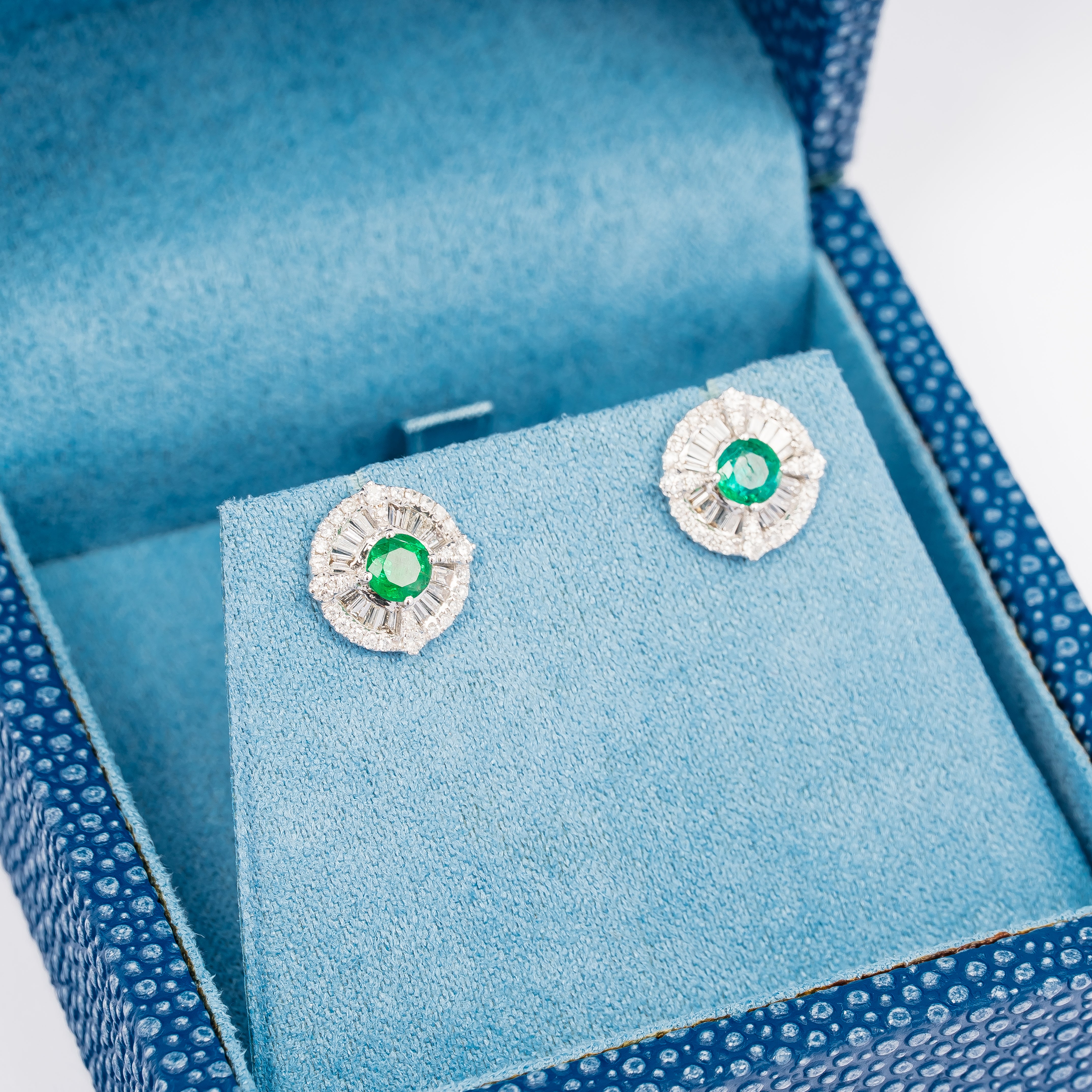 DIAMOND EMERALD EARRING