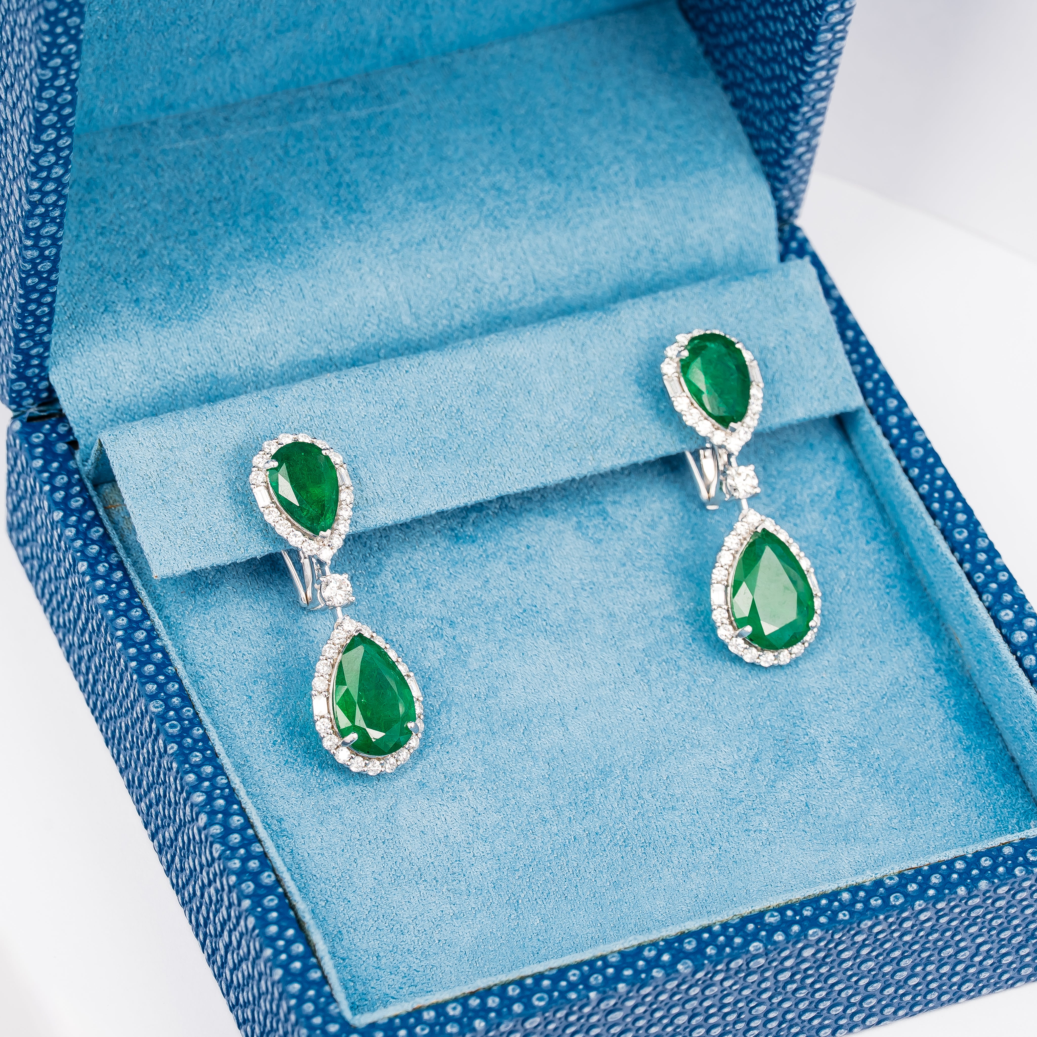 WHITE GOLD EARRINGS