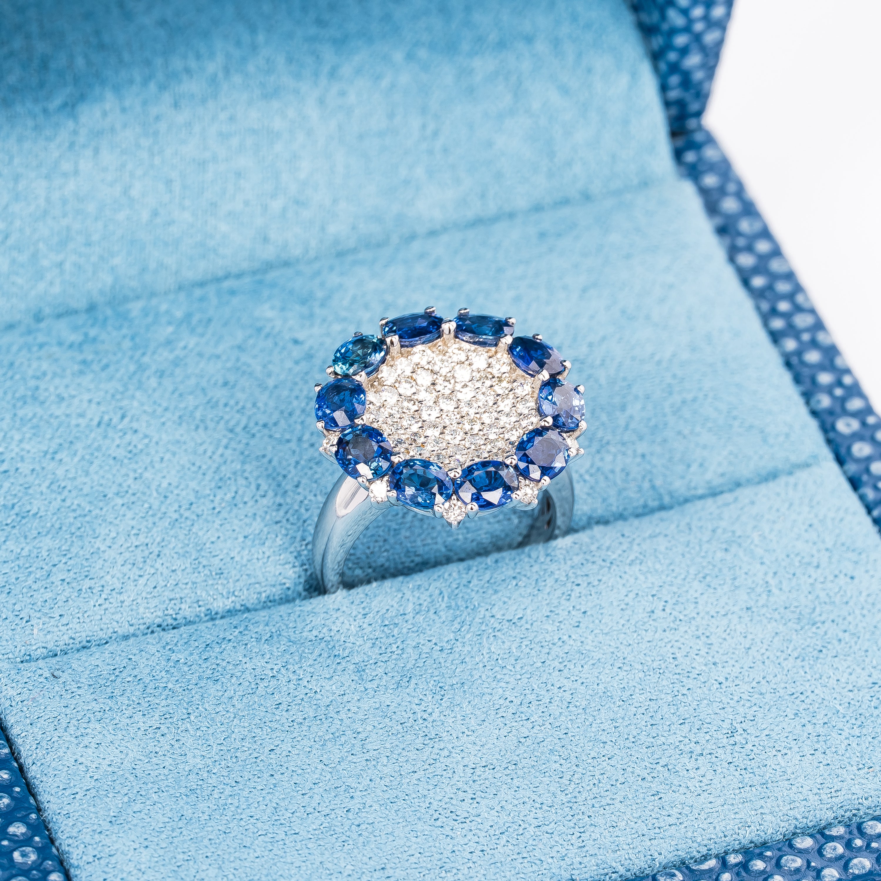 SAPPHIRE FLOWER RING