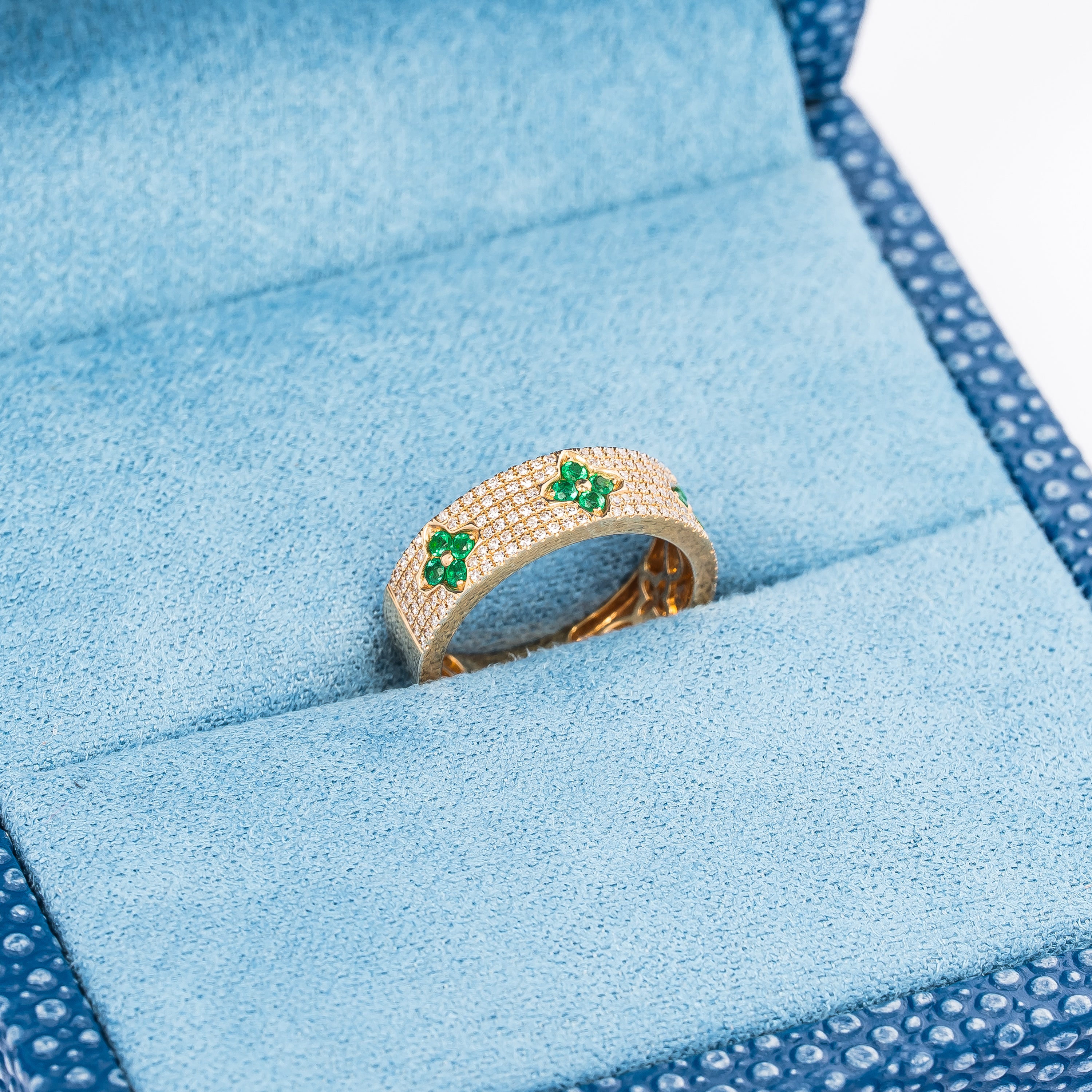 EMERALD DIAMOND RING