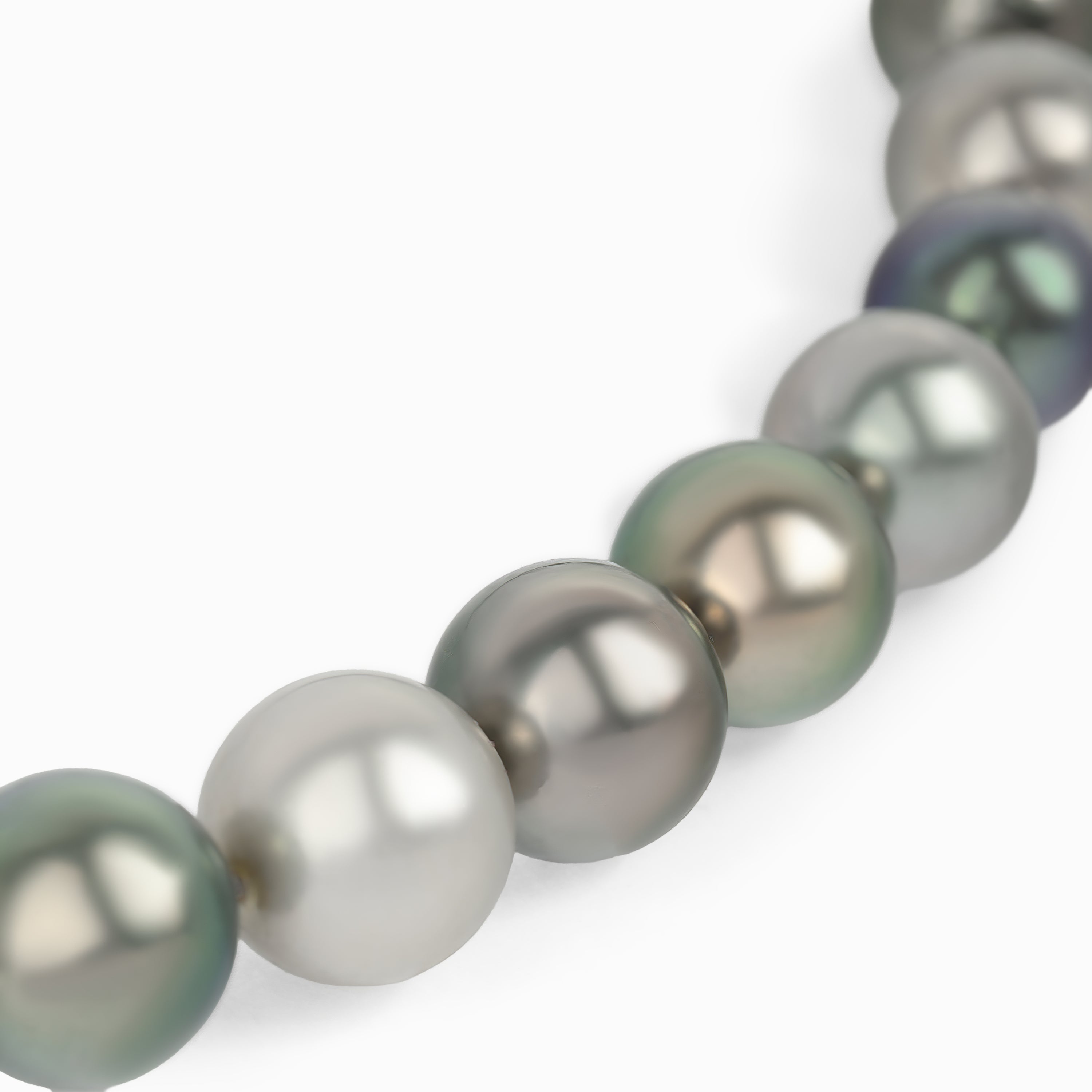 Yellow Gold Necklace with Pearl Stones