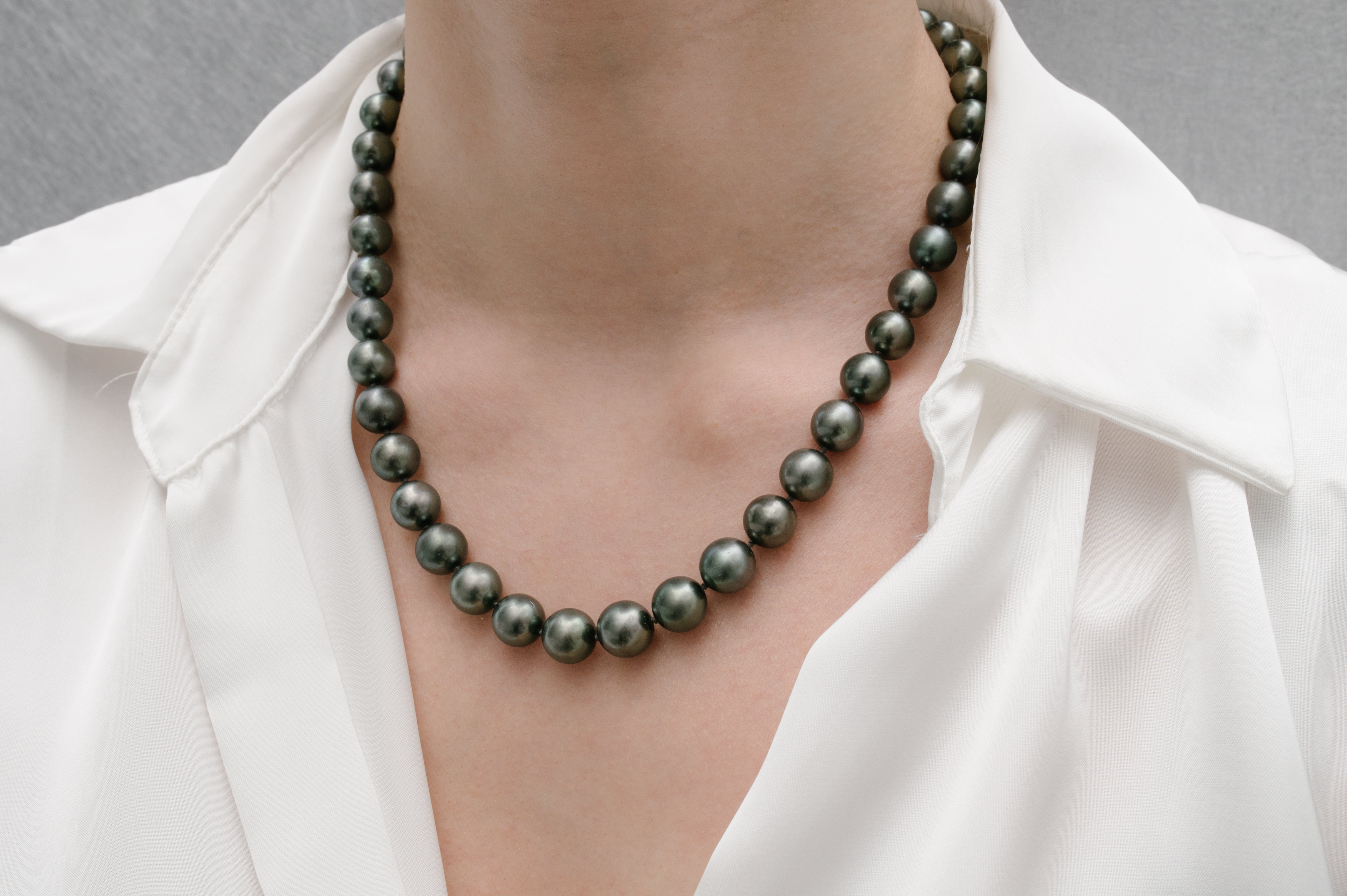 TWILIGHT PEARL NECKLACE