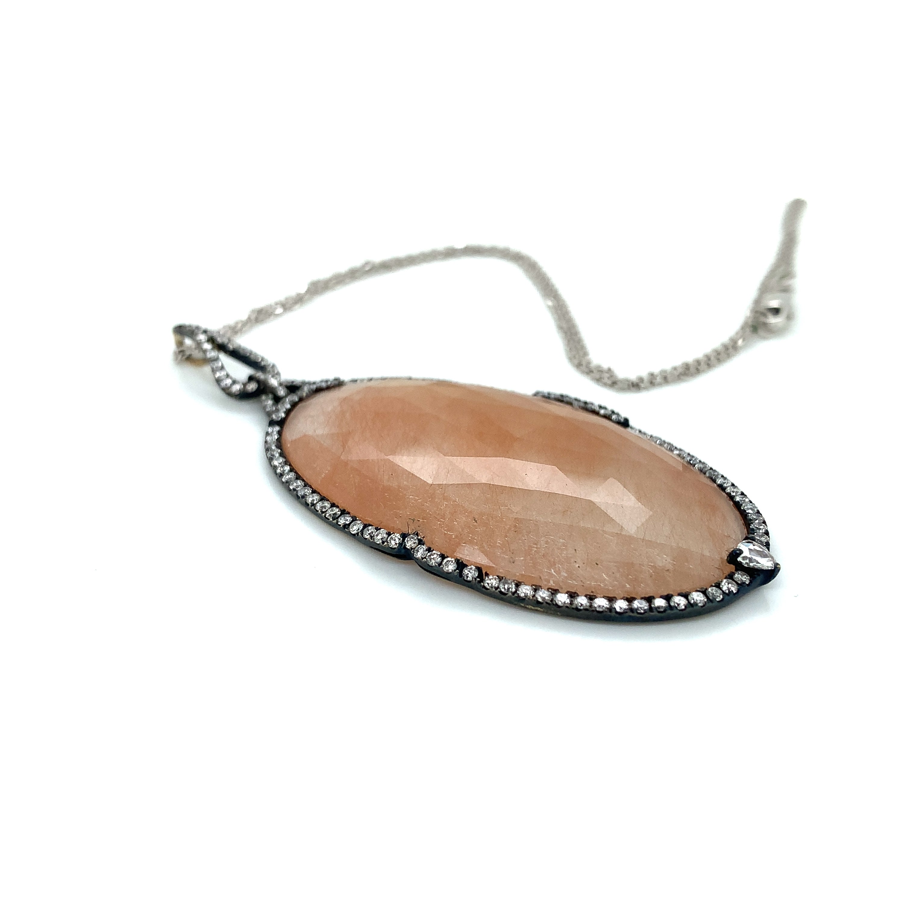 COLORED STONE NECKLACE