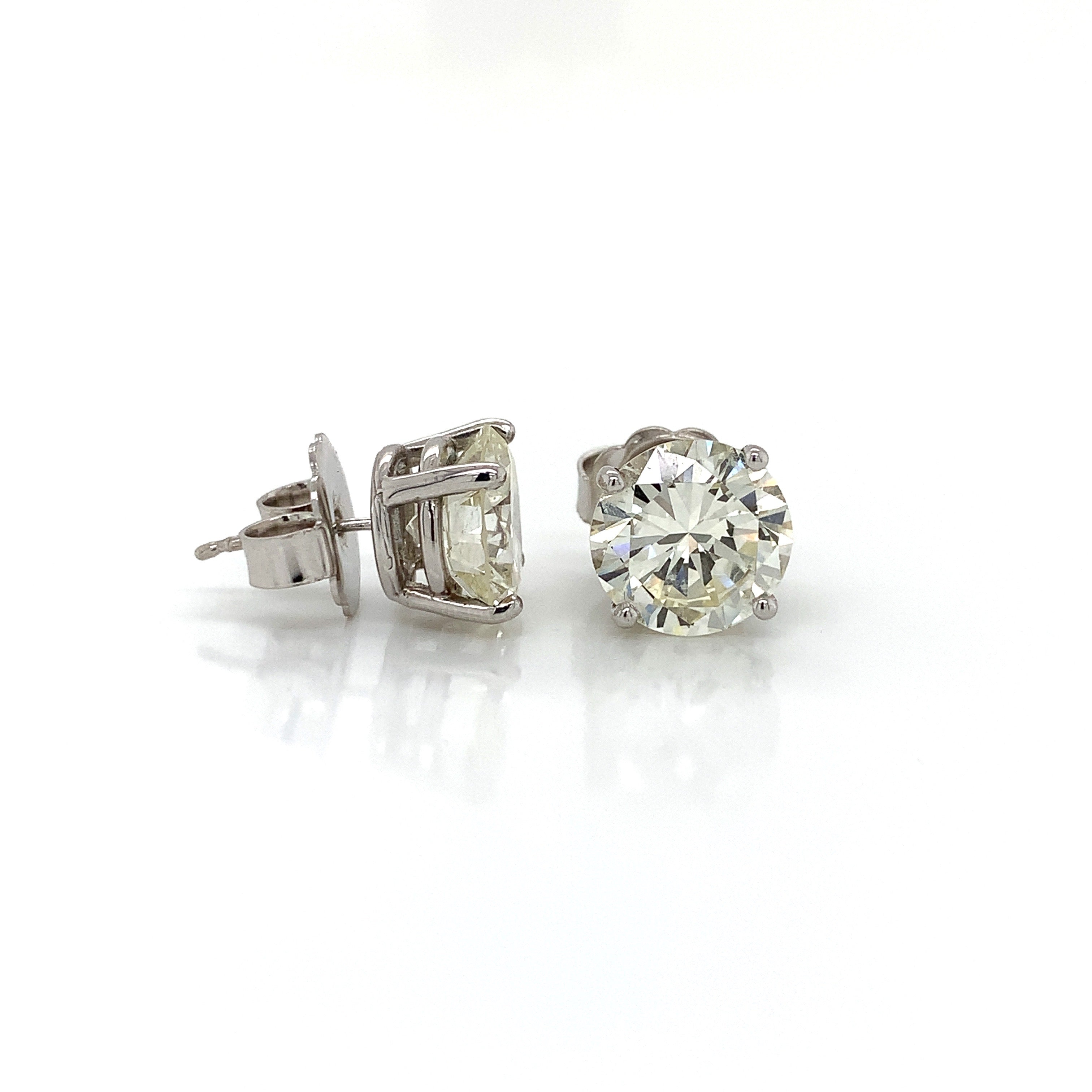 DIAMOND STUD EARRINGS