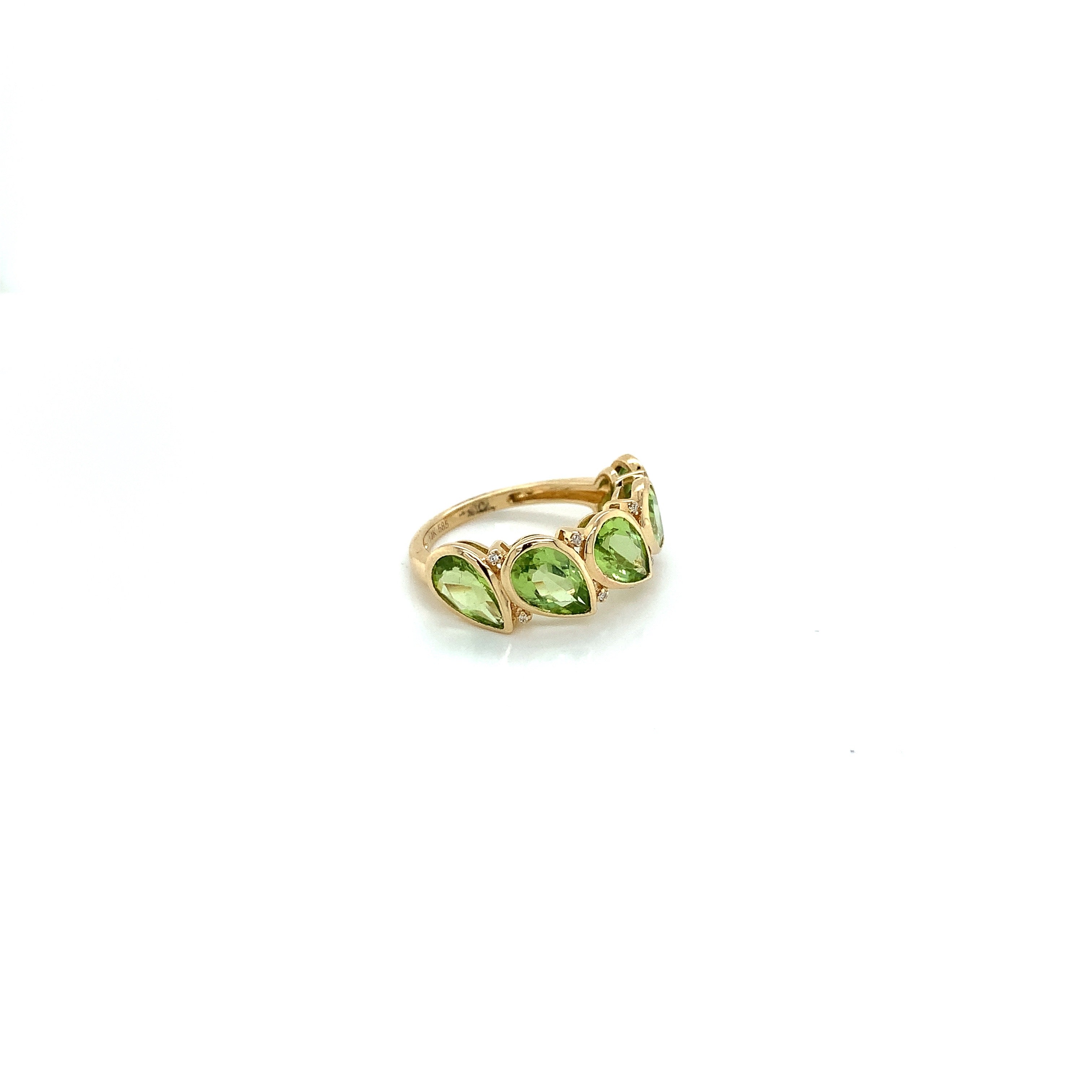 PERIDOT RING