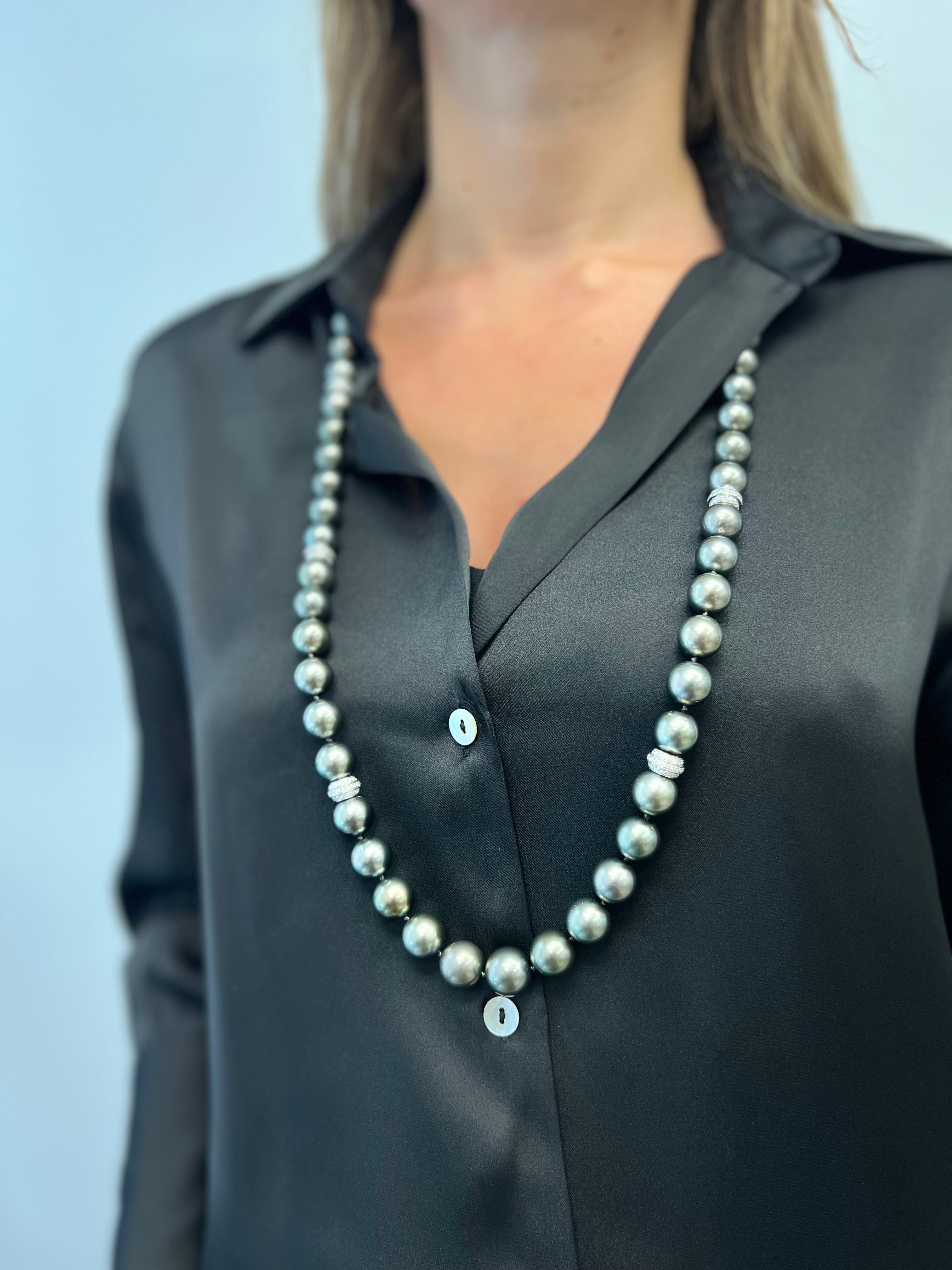 White Gold Necklace with Pearl Stones