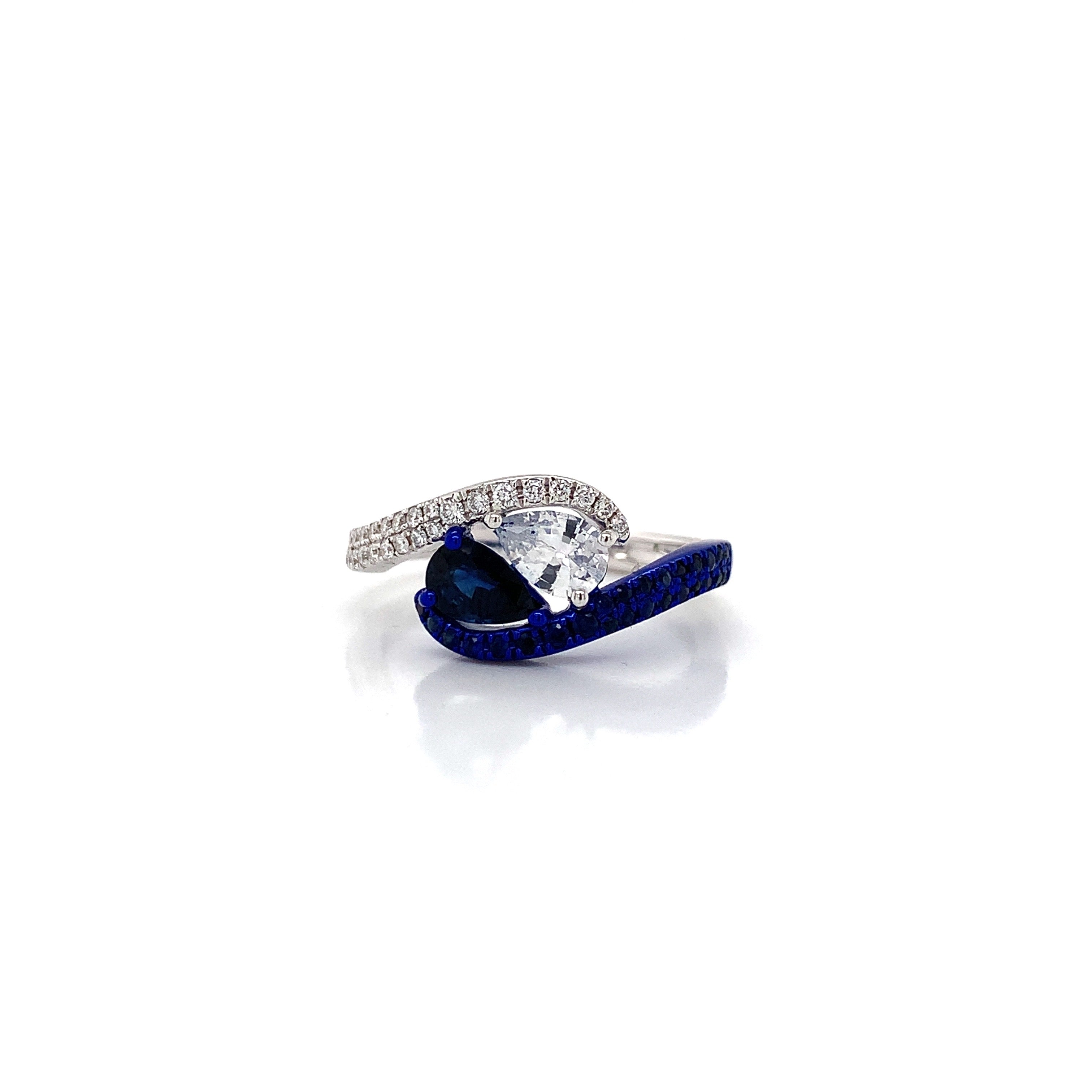 MULTICOLOR SAPPHIRE RING
