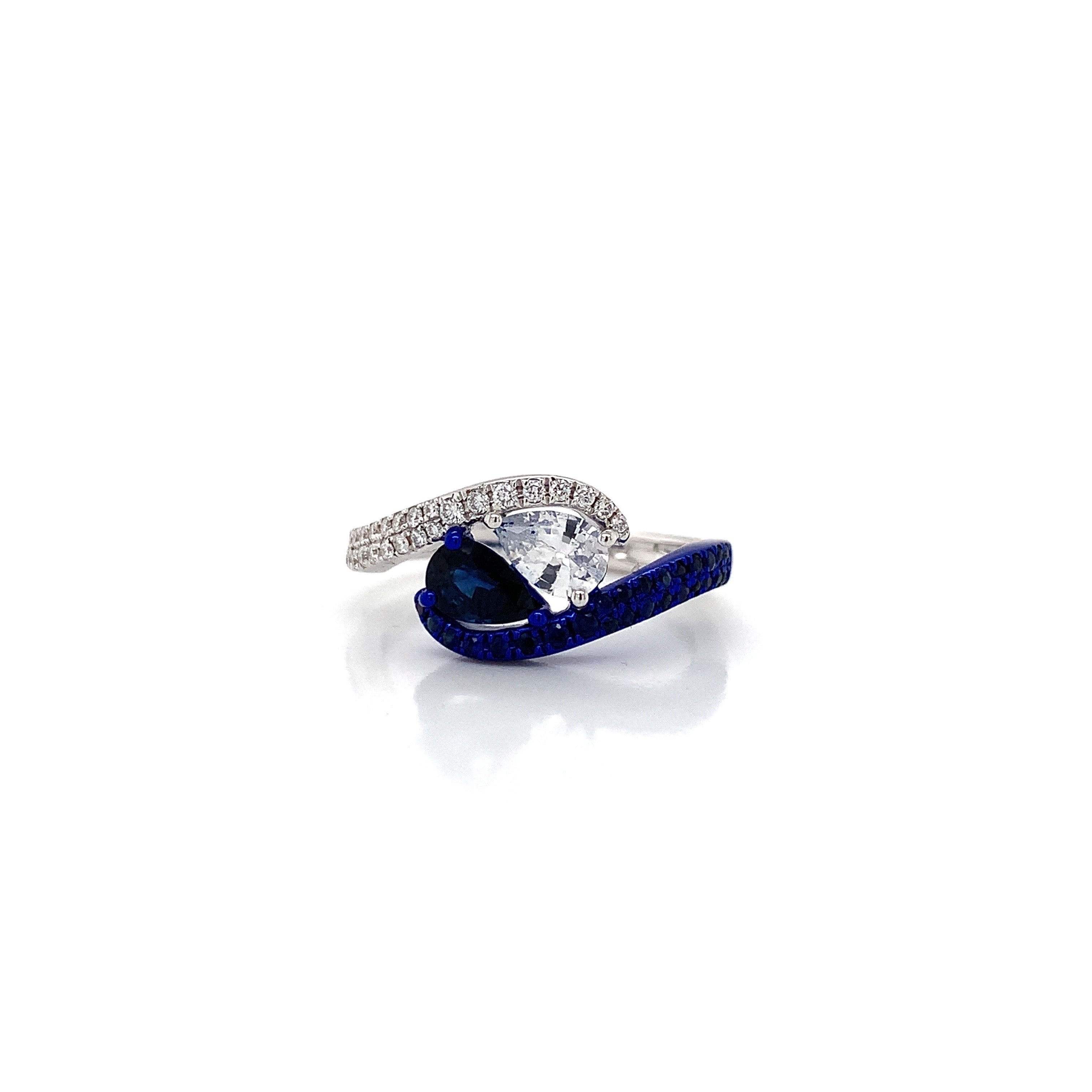 MULTICOLOR SAPPHIRE RING