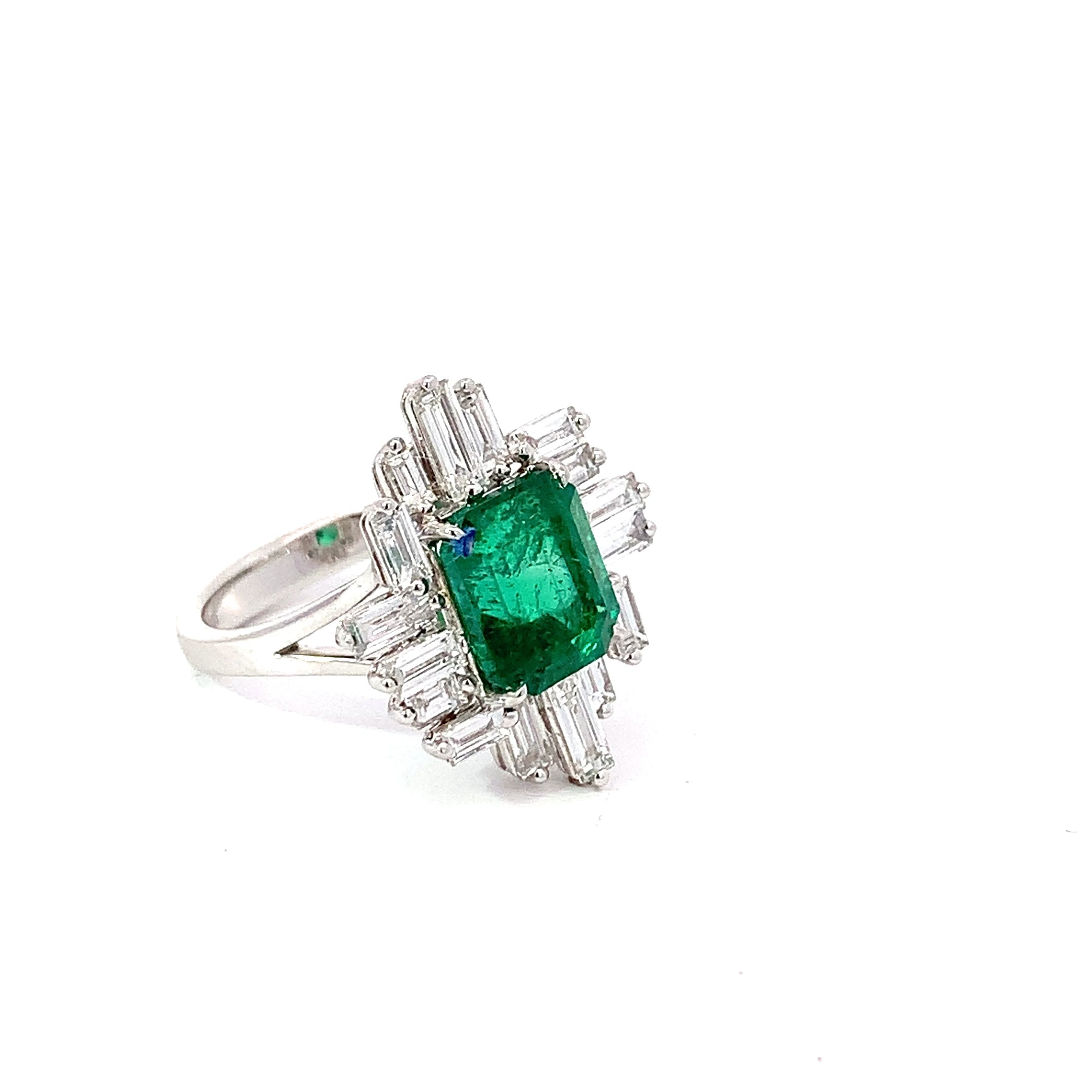 EMERALD AND DIAMOND RING