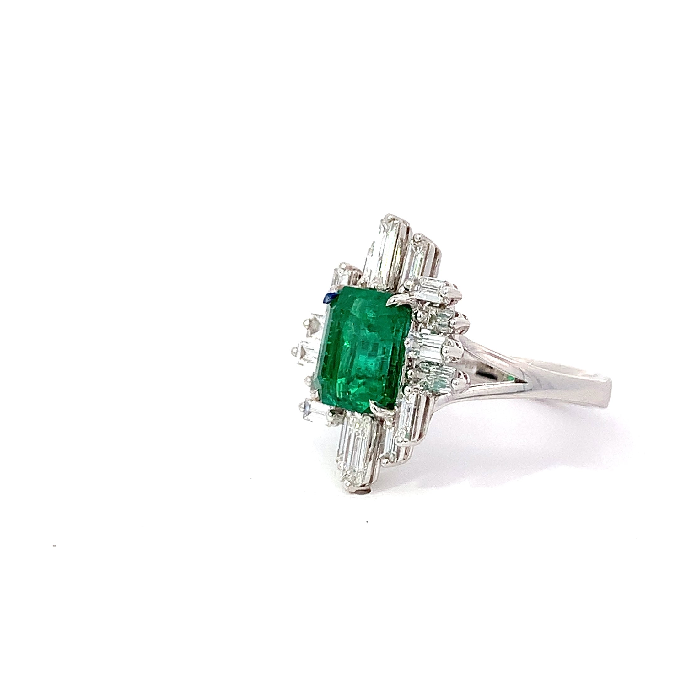 EMERALD AND DIAMOND RING