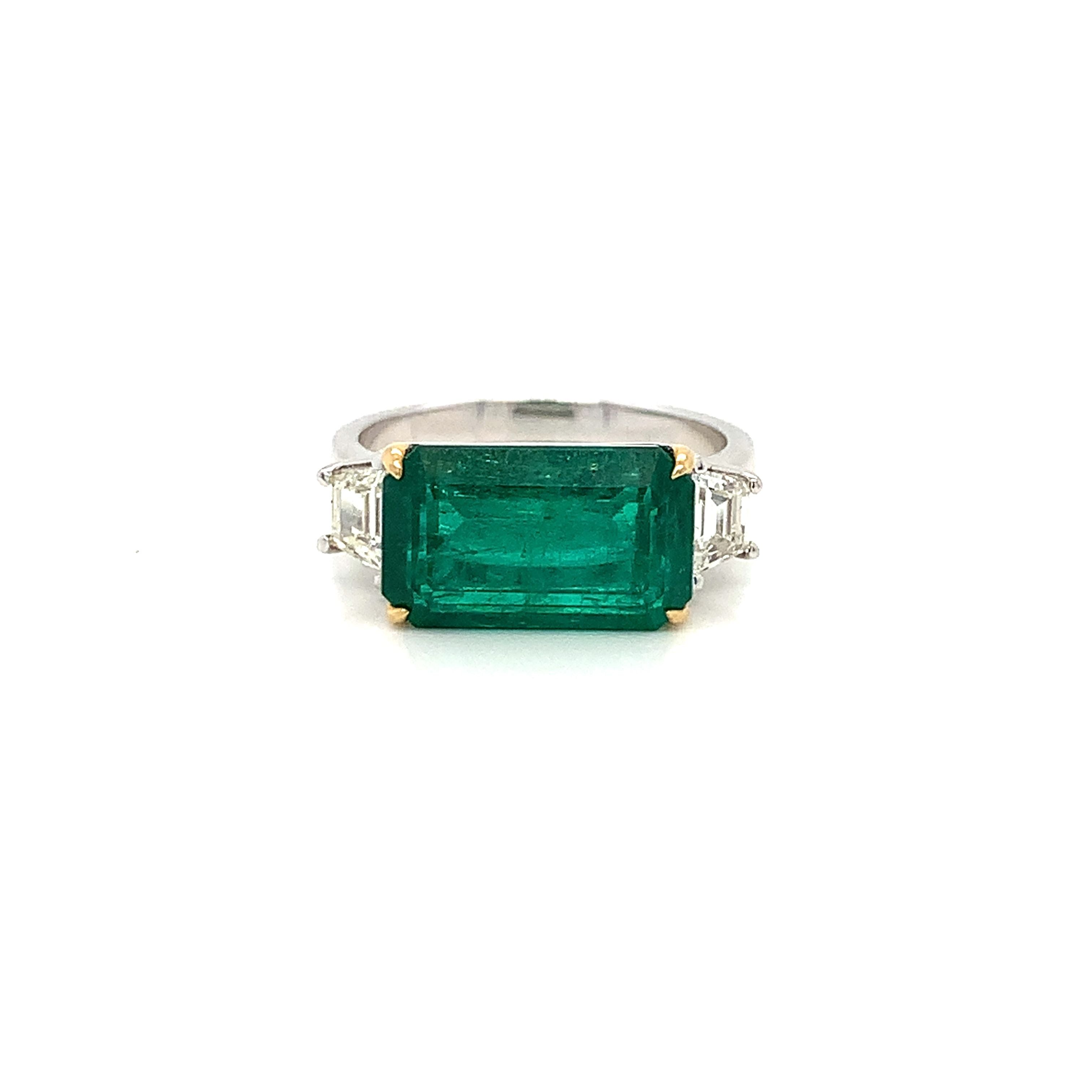 EMERALD RING