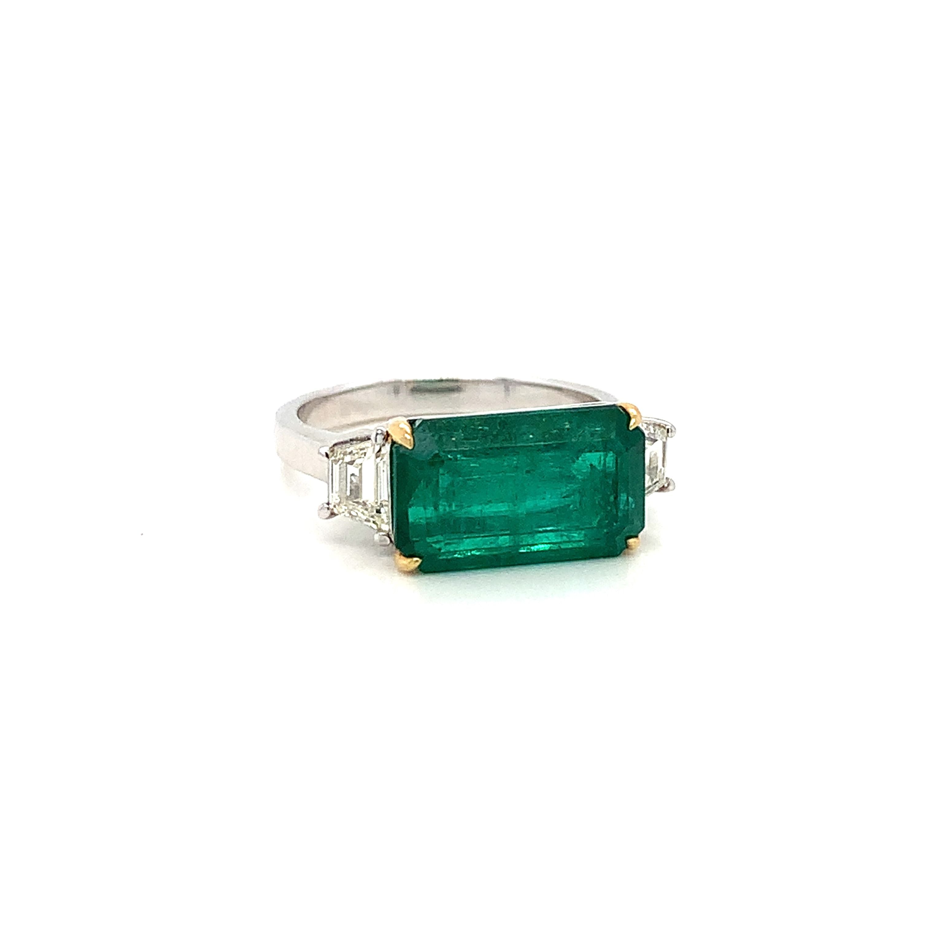 EMERALD RING