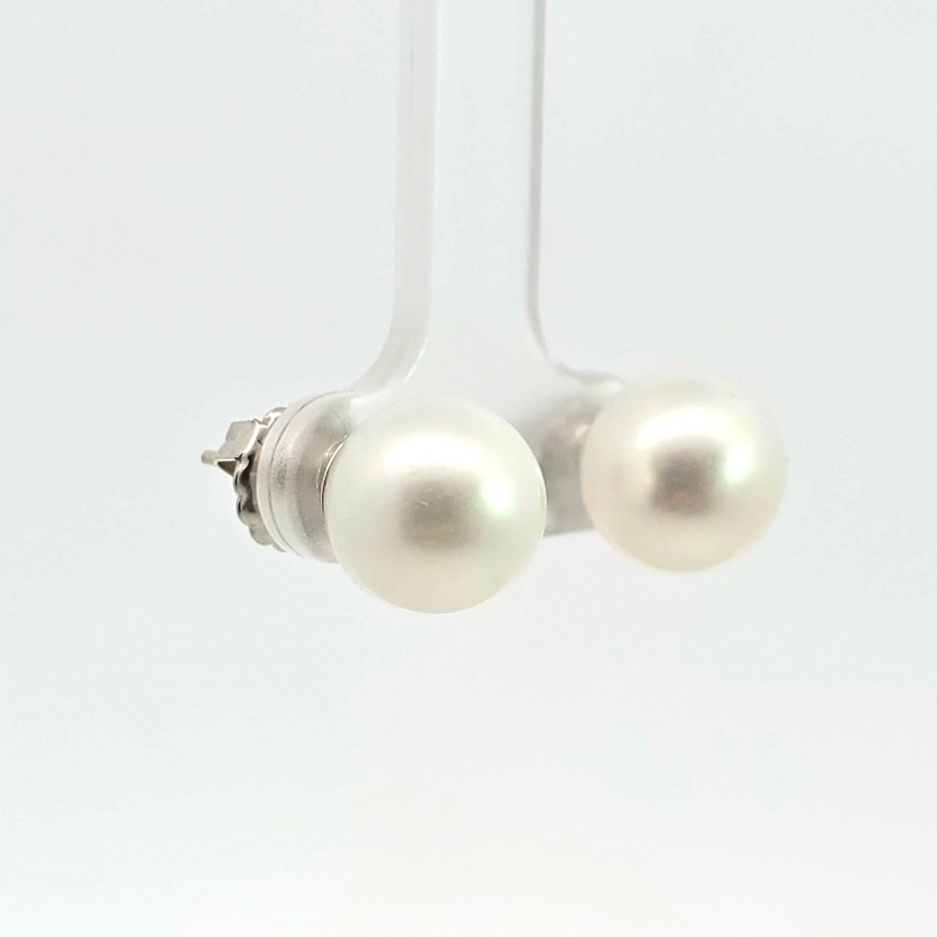 White Gold Stud Earrings With Pearl Stones