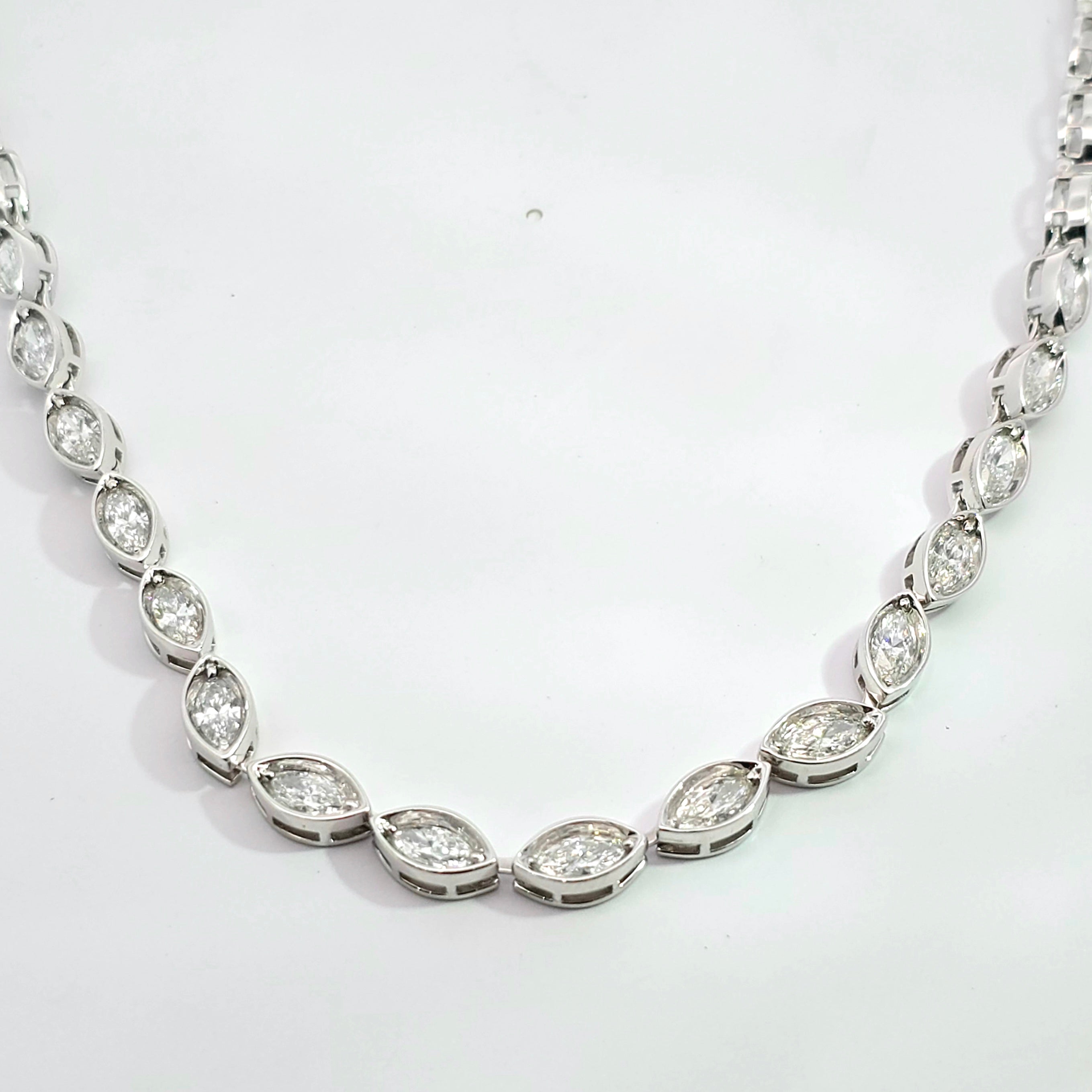 White Gold Link Necklace With Diamond Stones