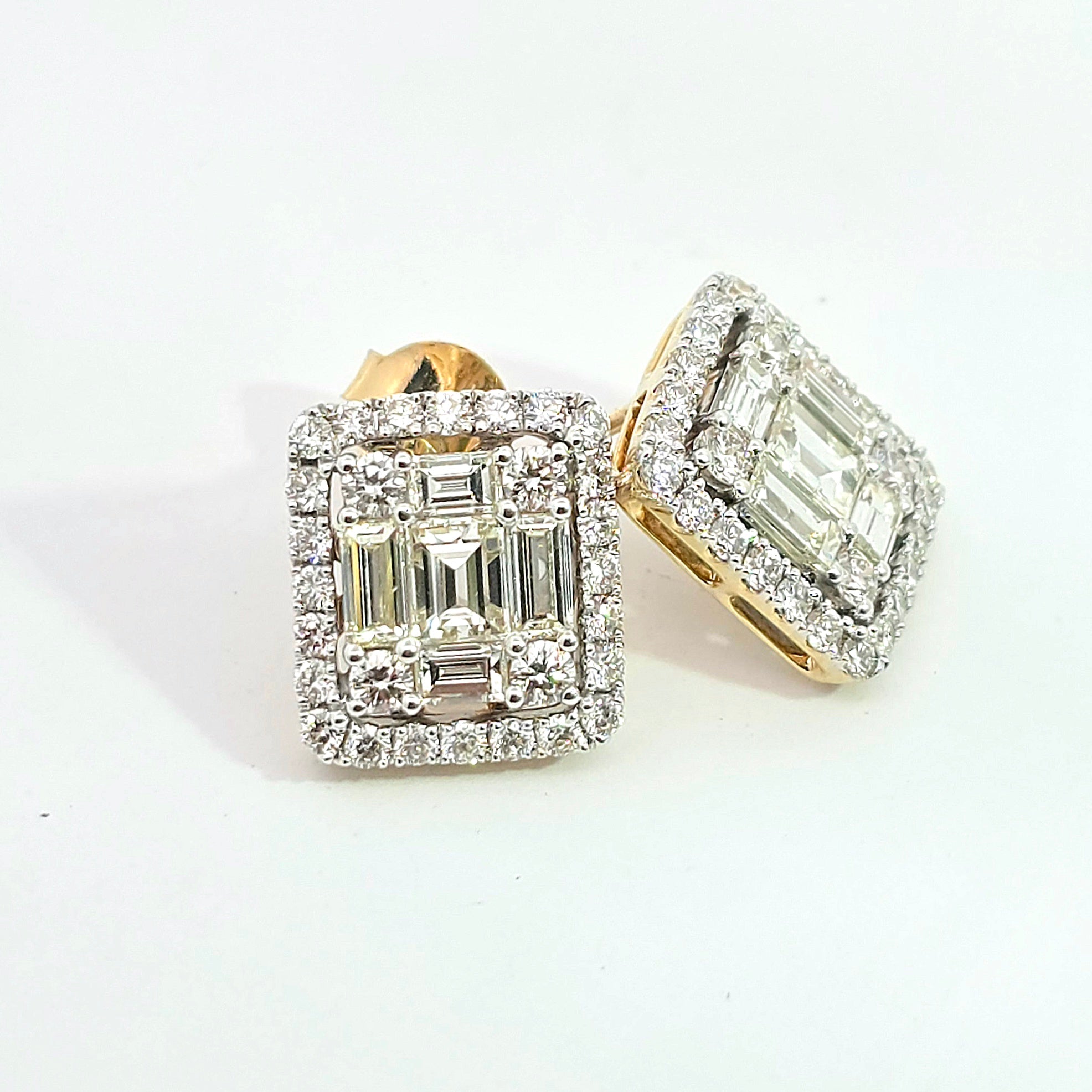 Yellow Gold Stud Earrings With Diamond Stones