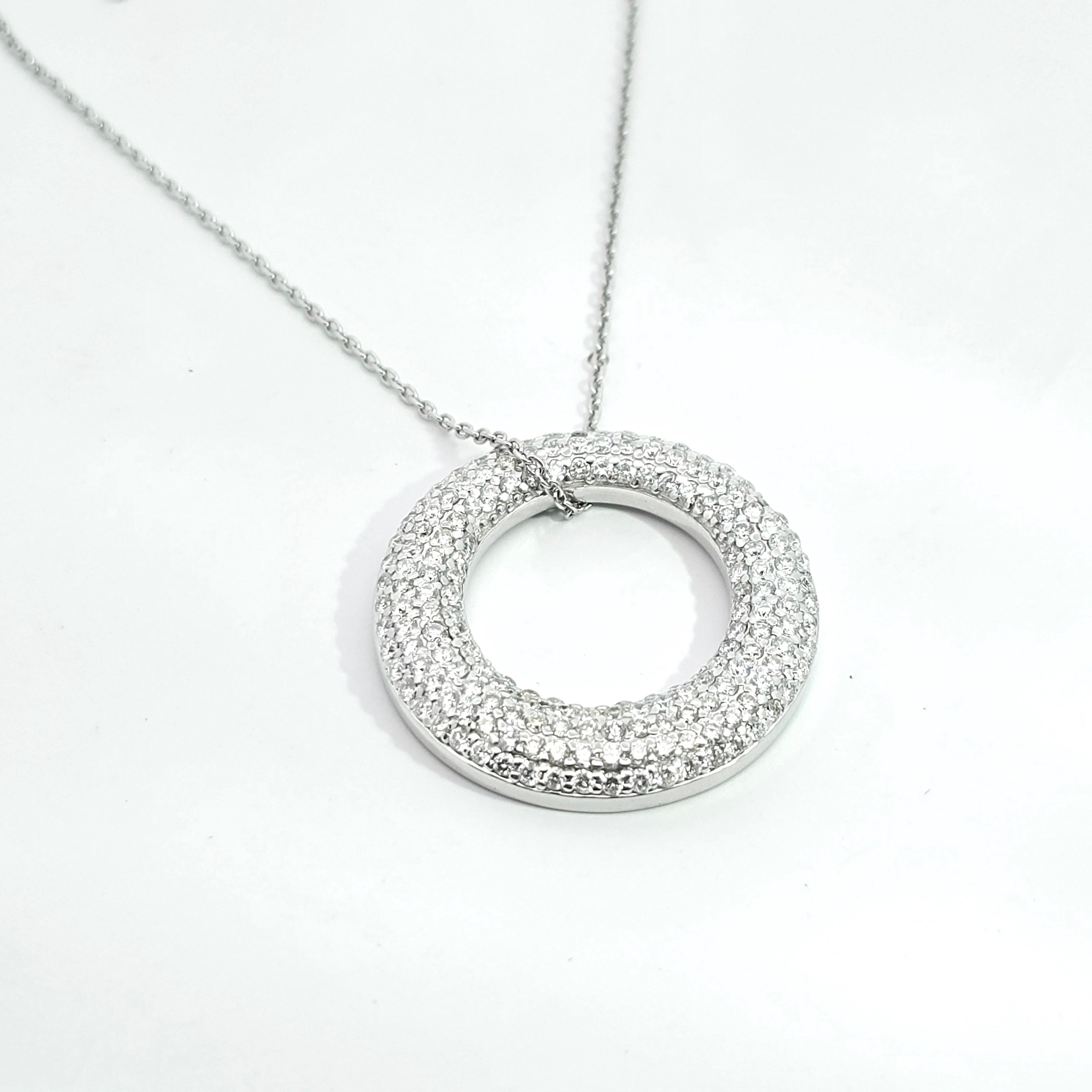 PENDANT NECKLACE WITH DIAMOND STONES