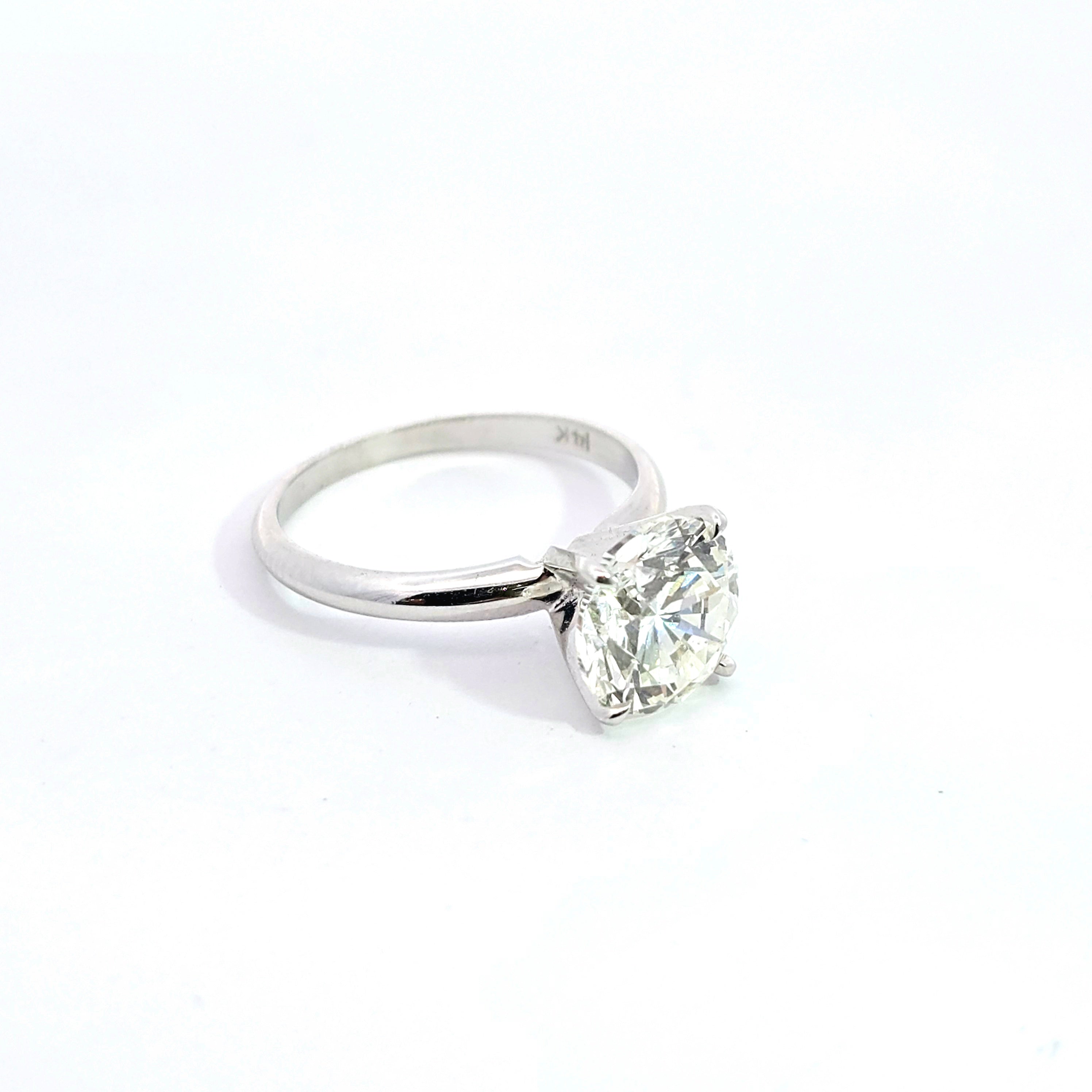 White Gold  Ring With Diamond Stones