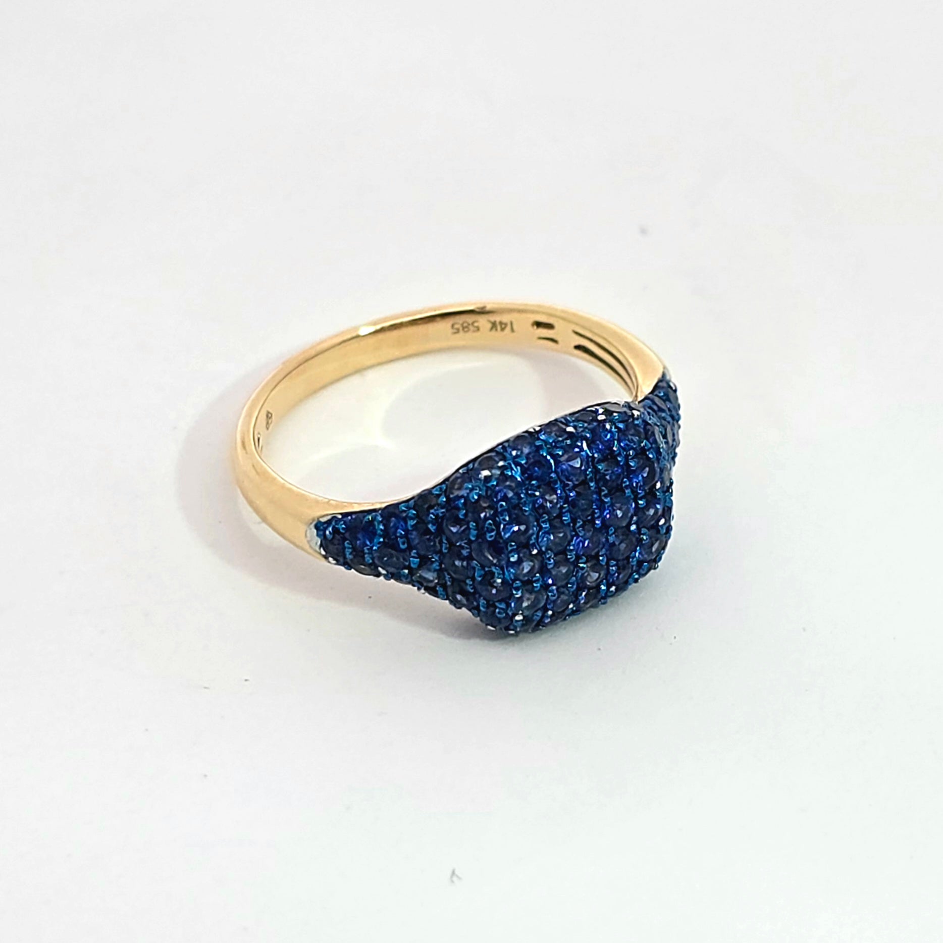 Yellow Gold  Ring With Sapphire Stones