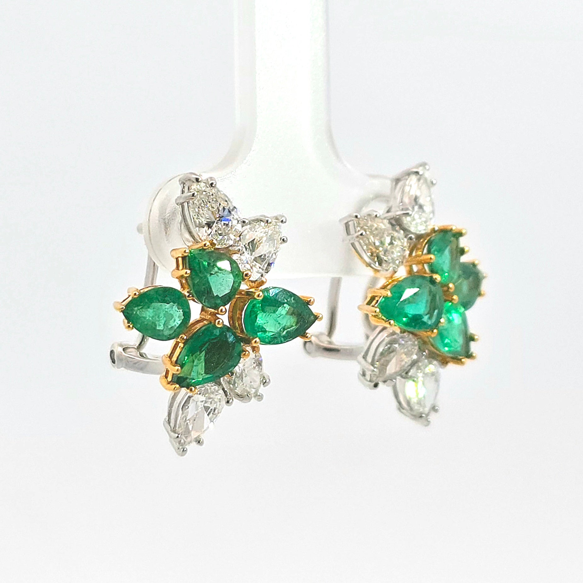 White Gold Stud Earrings With Diamond, Emerald Stones