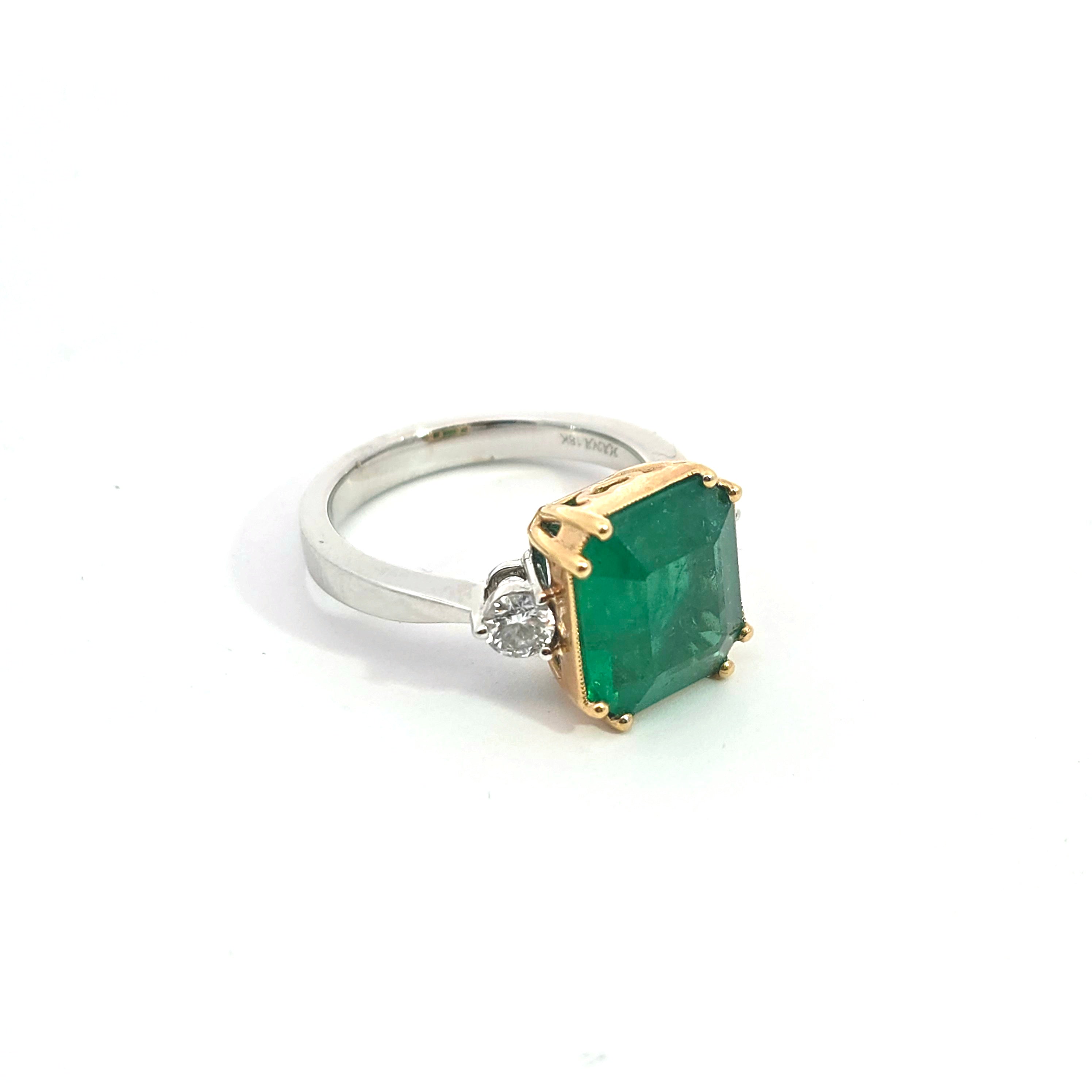 Yellow Gold  Ring With Emerald, Diamond Stones