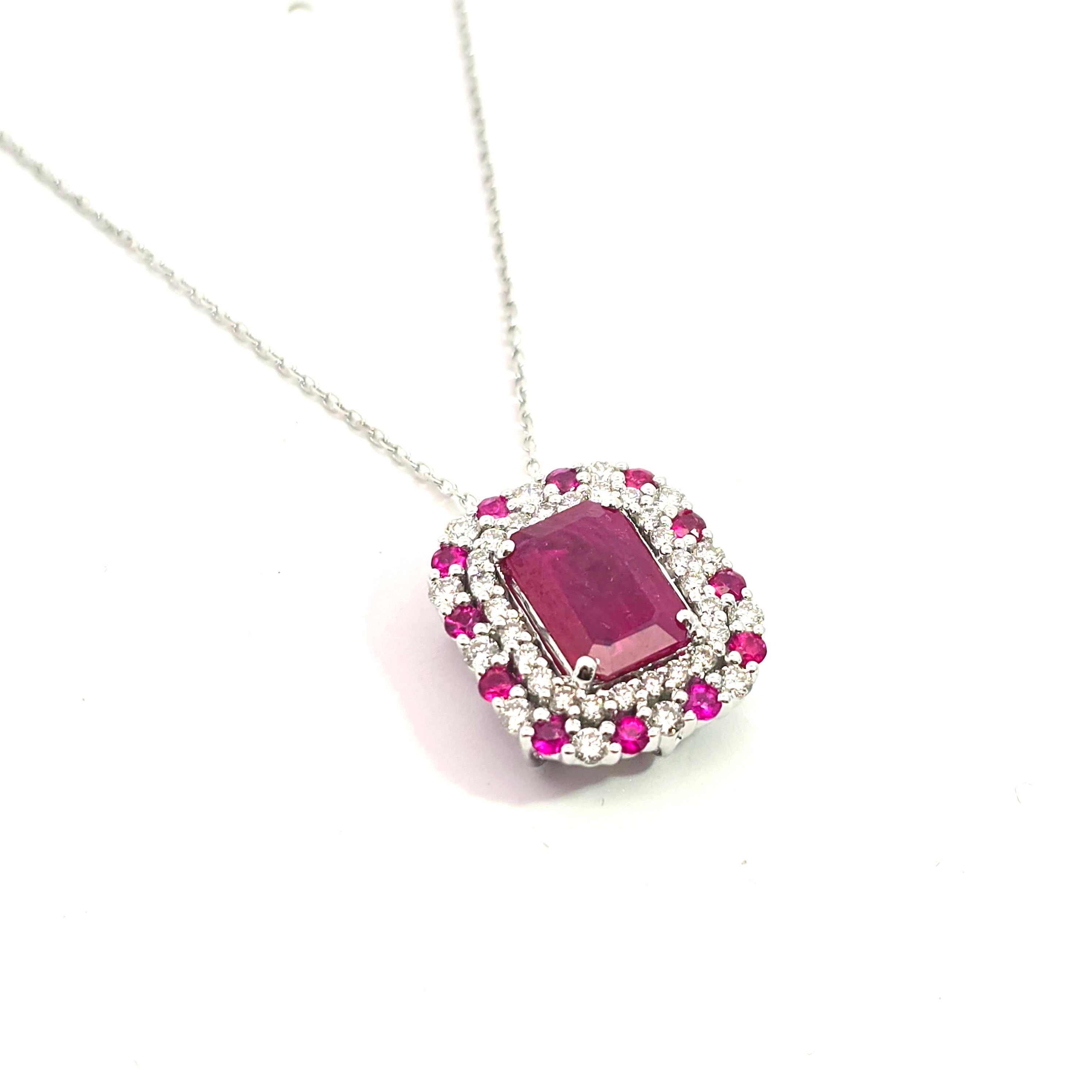 WHITE GOLD PENDANT NECKLACE