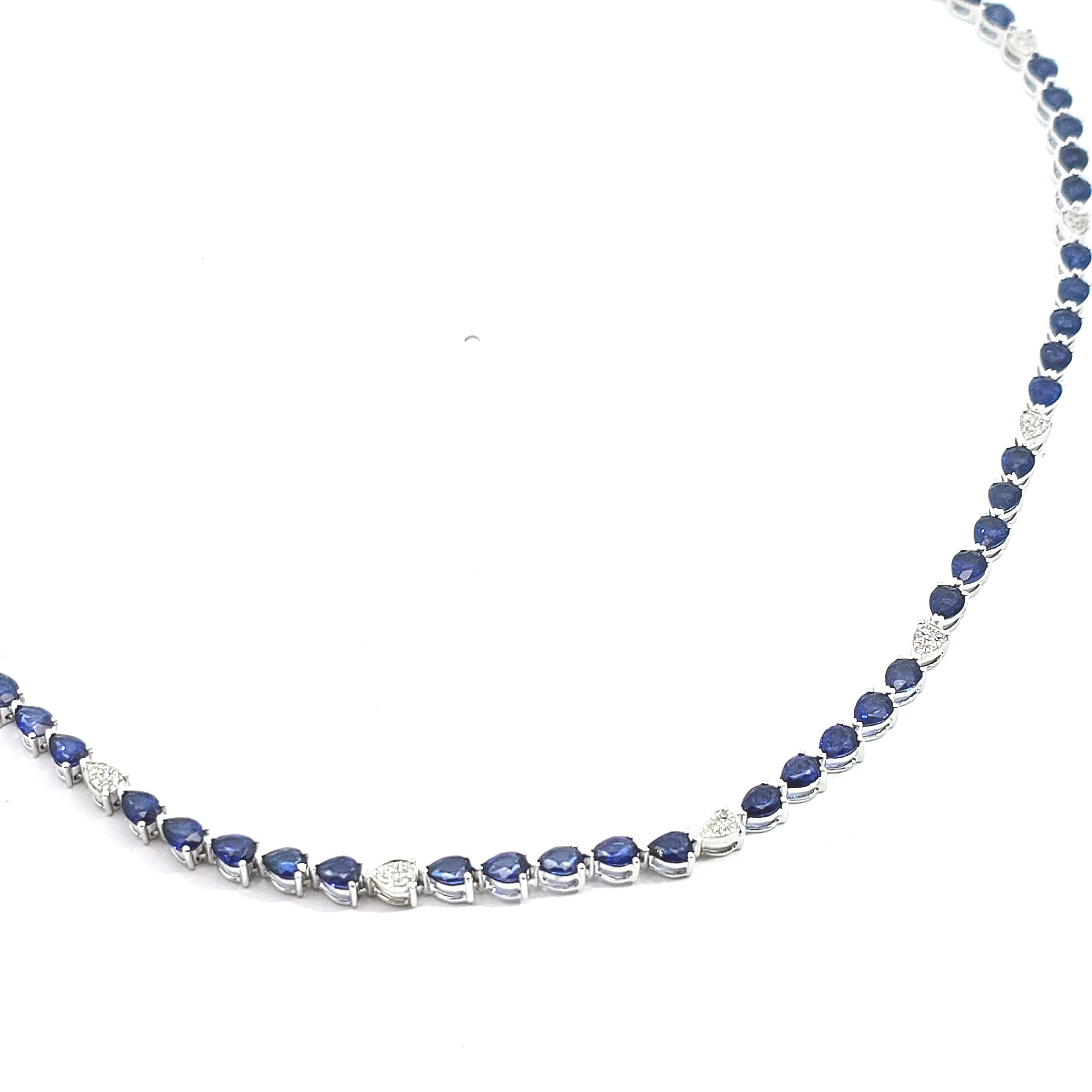 WHITE GOLD SPAHHIRE NECKLACE