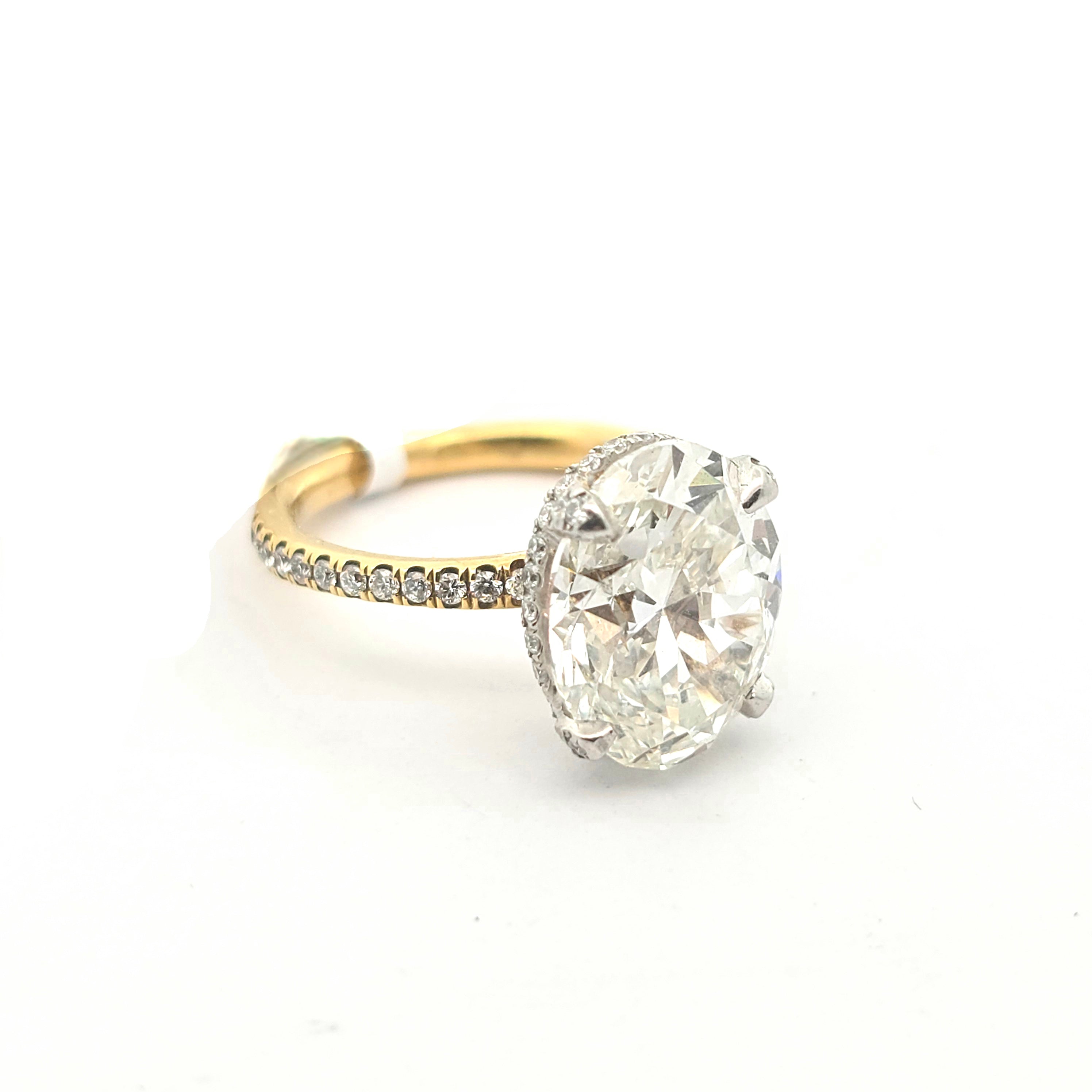 Yellow Gold  Ring With Diamond Stones