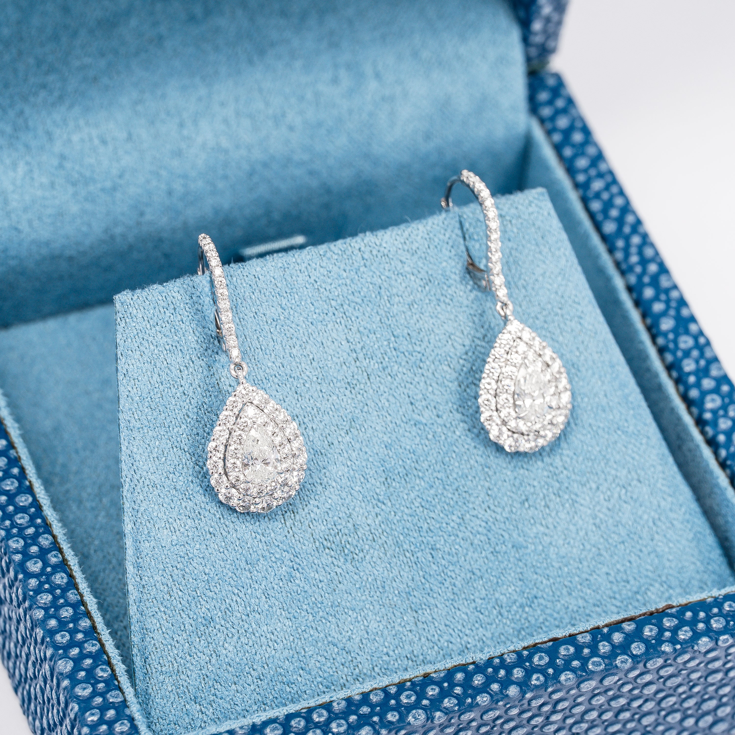 White Gold Drop Earrings With Diamond Stones