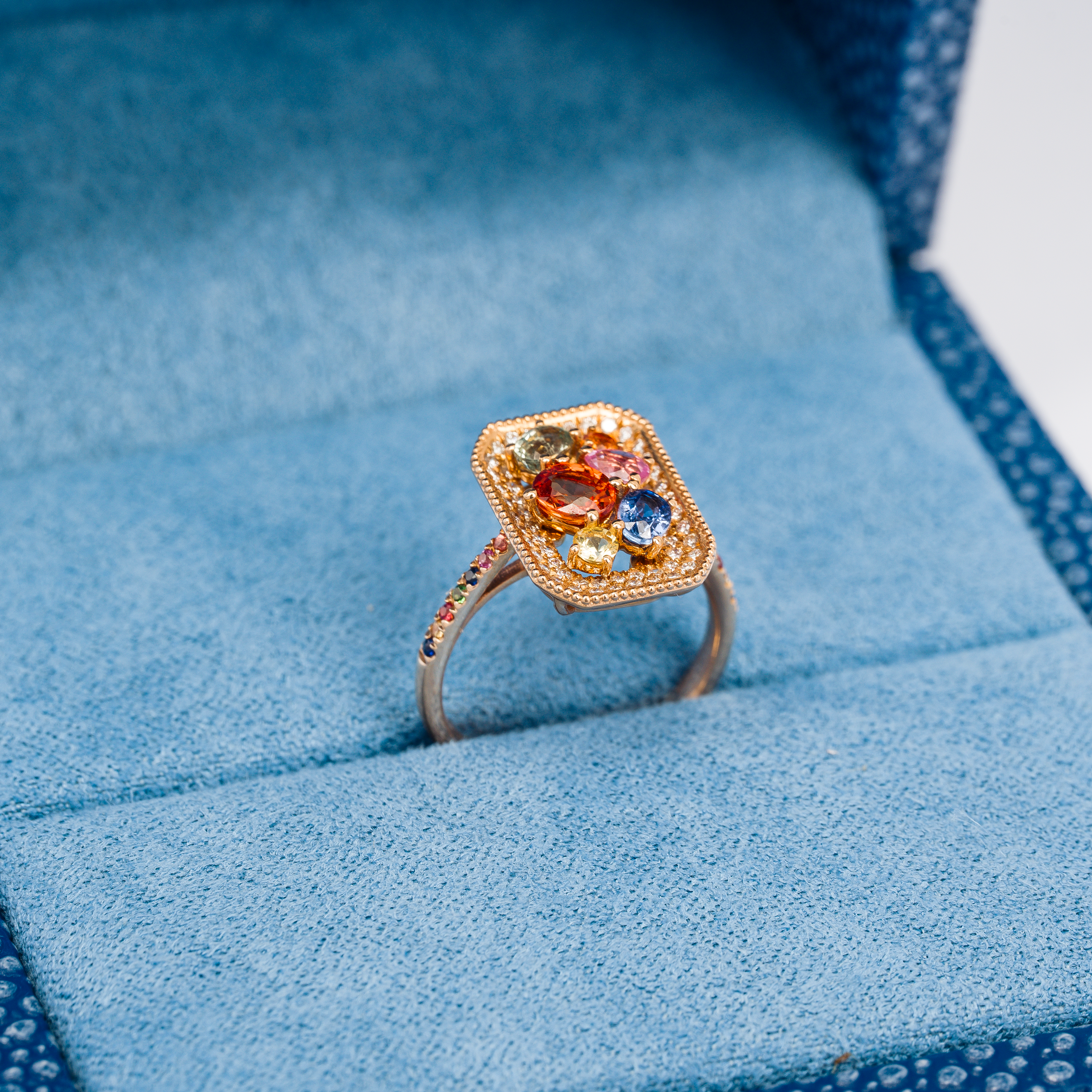 MULTICOLOR SAPPHIRE RING