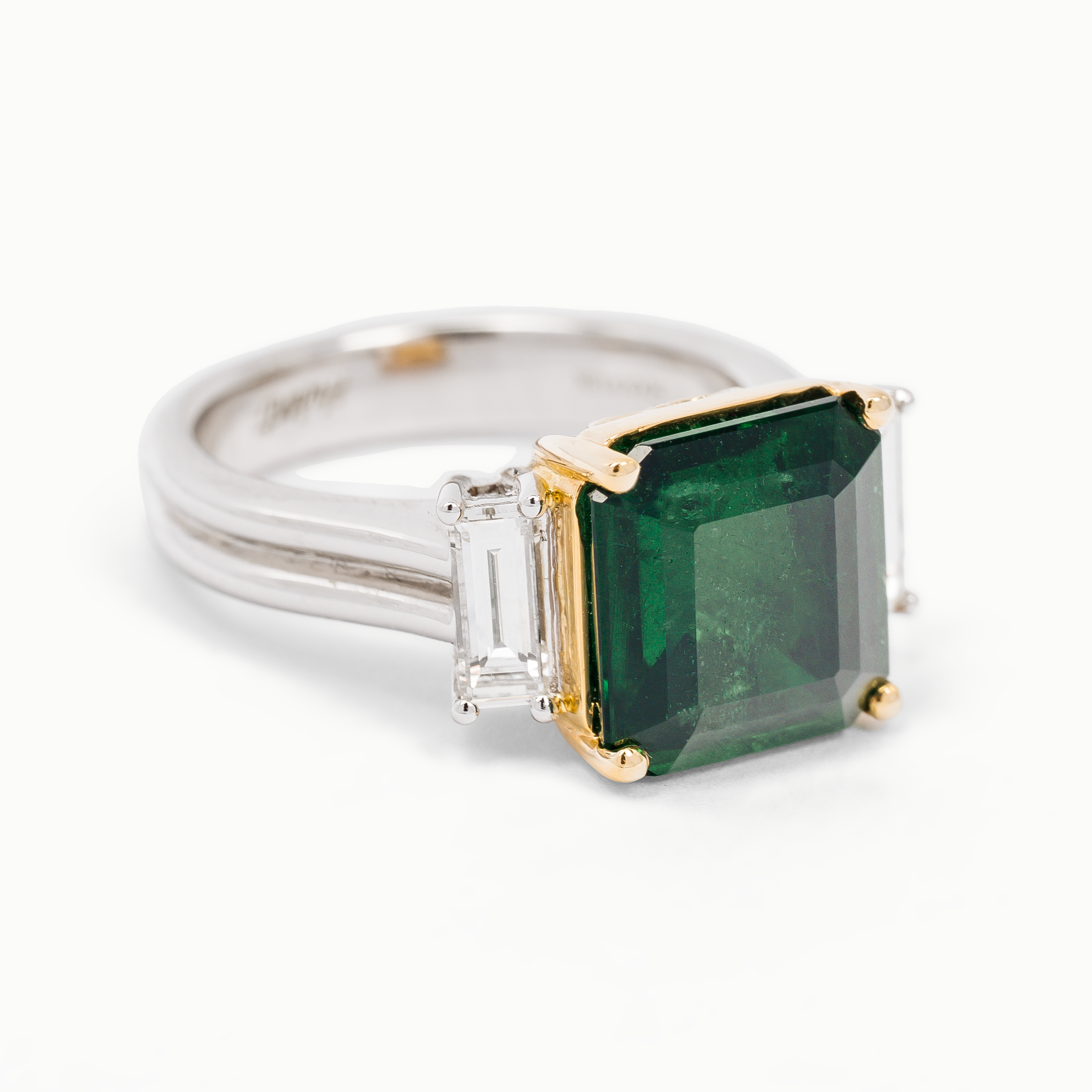 WHITE GOLD RING