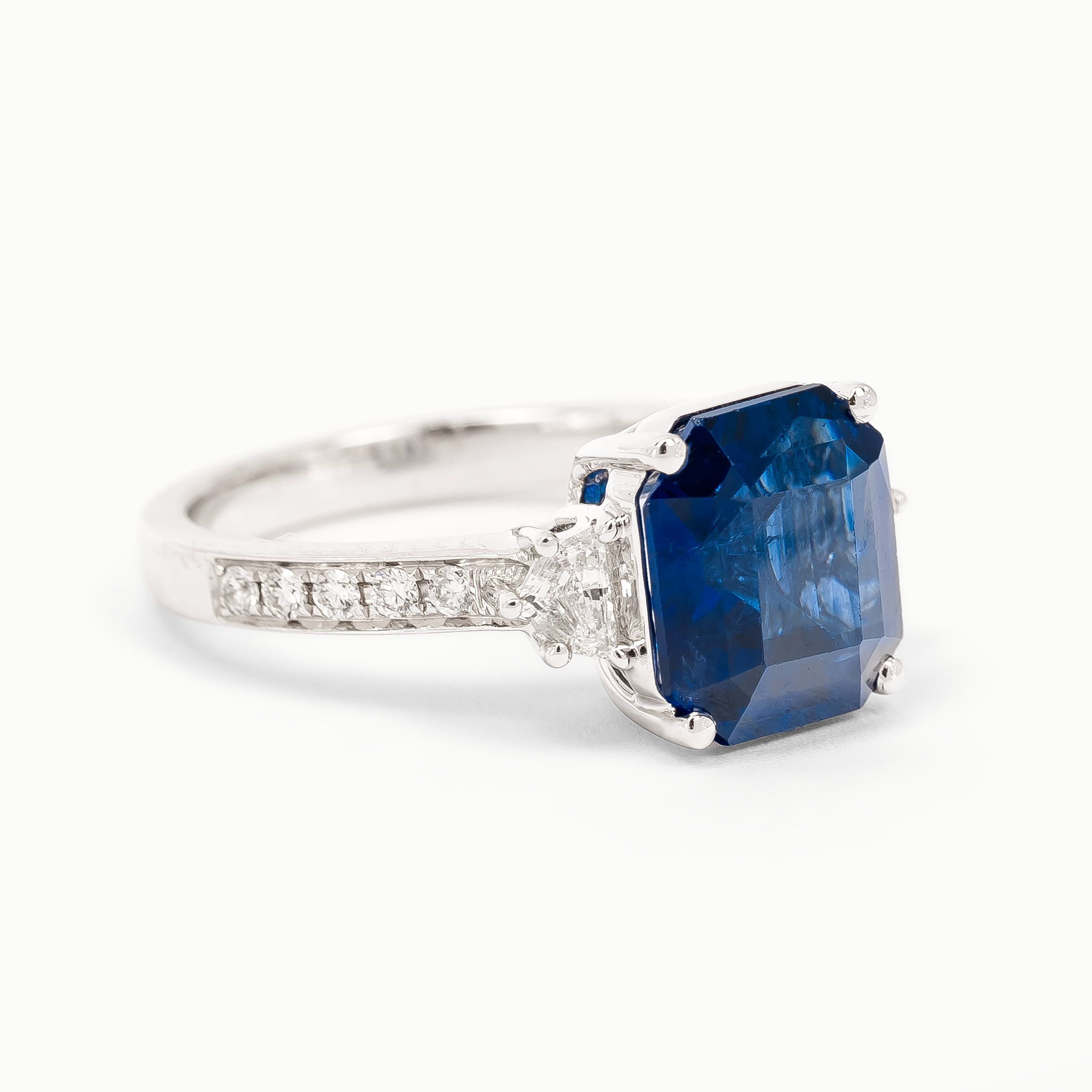 SAPPHIRE RING