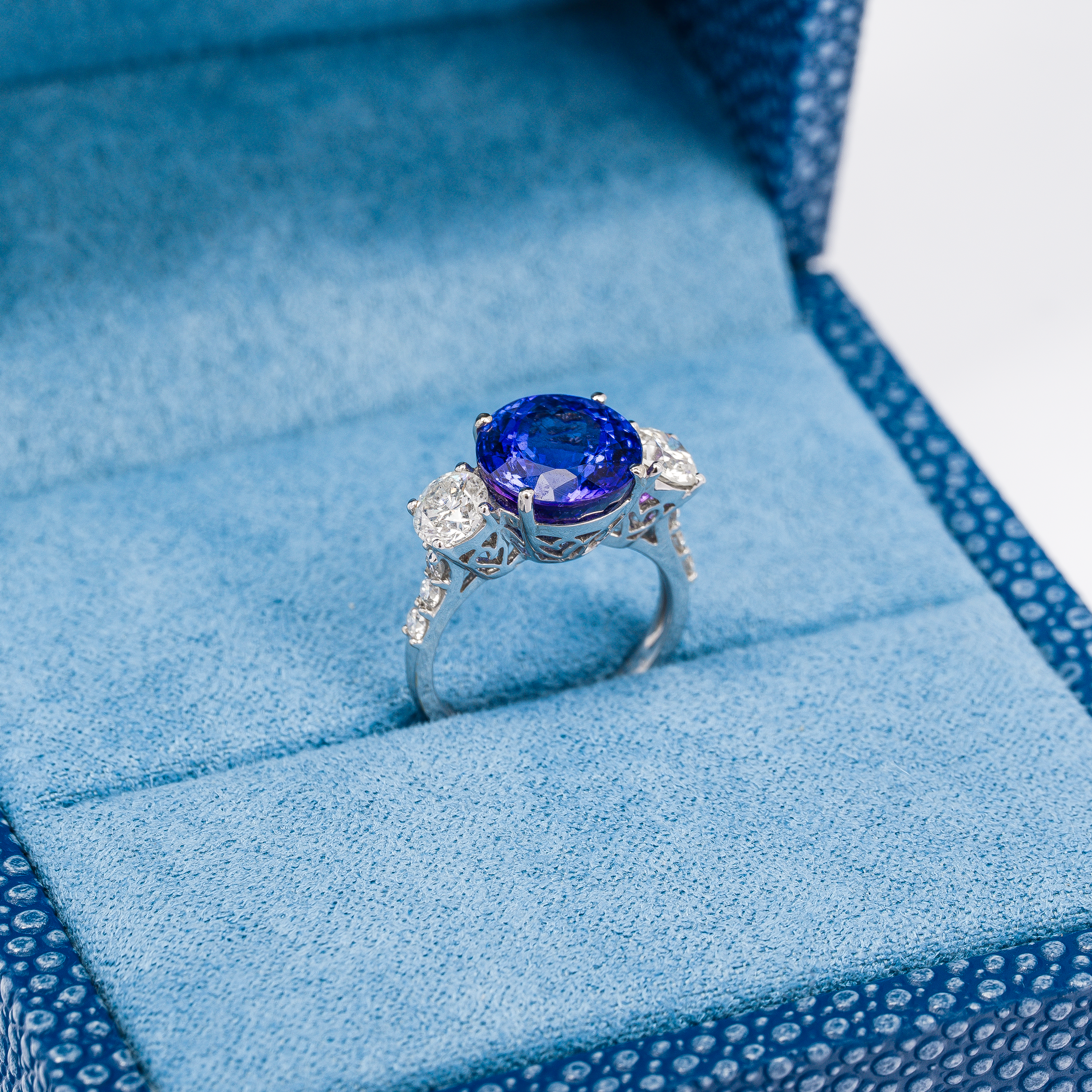 White Gold Ring with Diamond, Tanzanite Stones