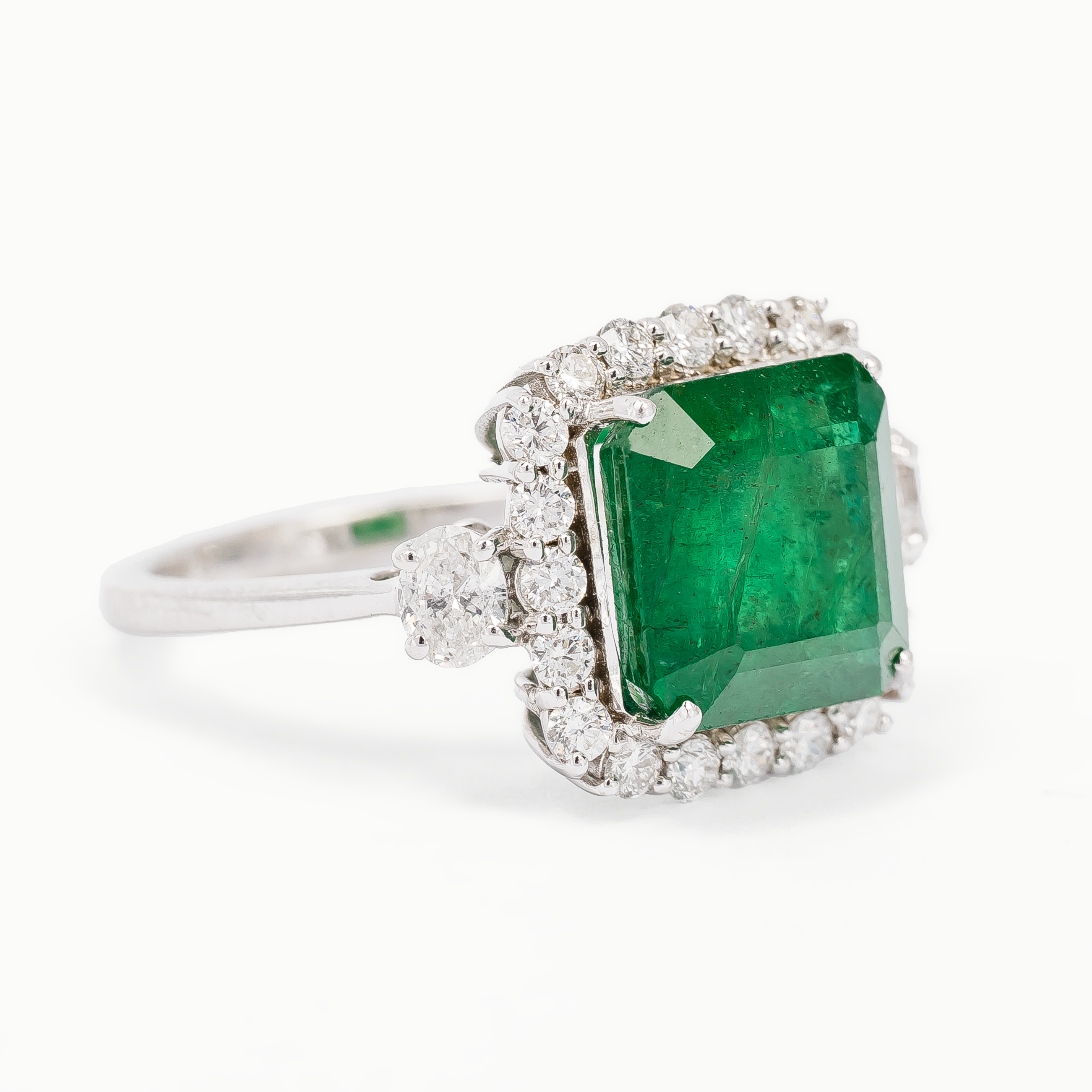 EMERALD AND DIAMOND RING