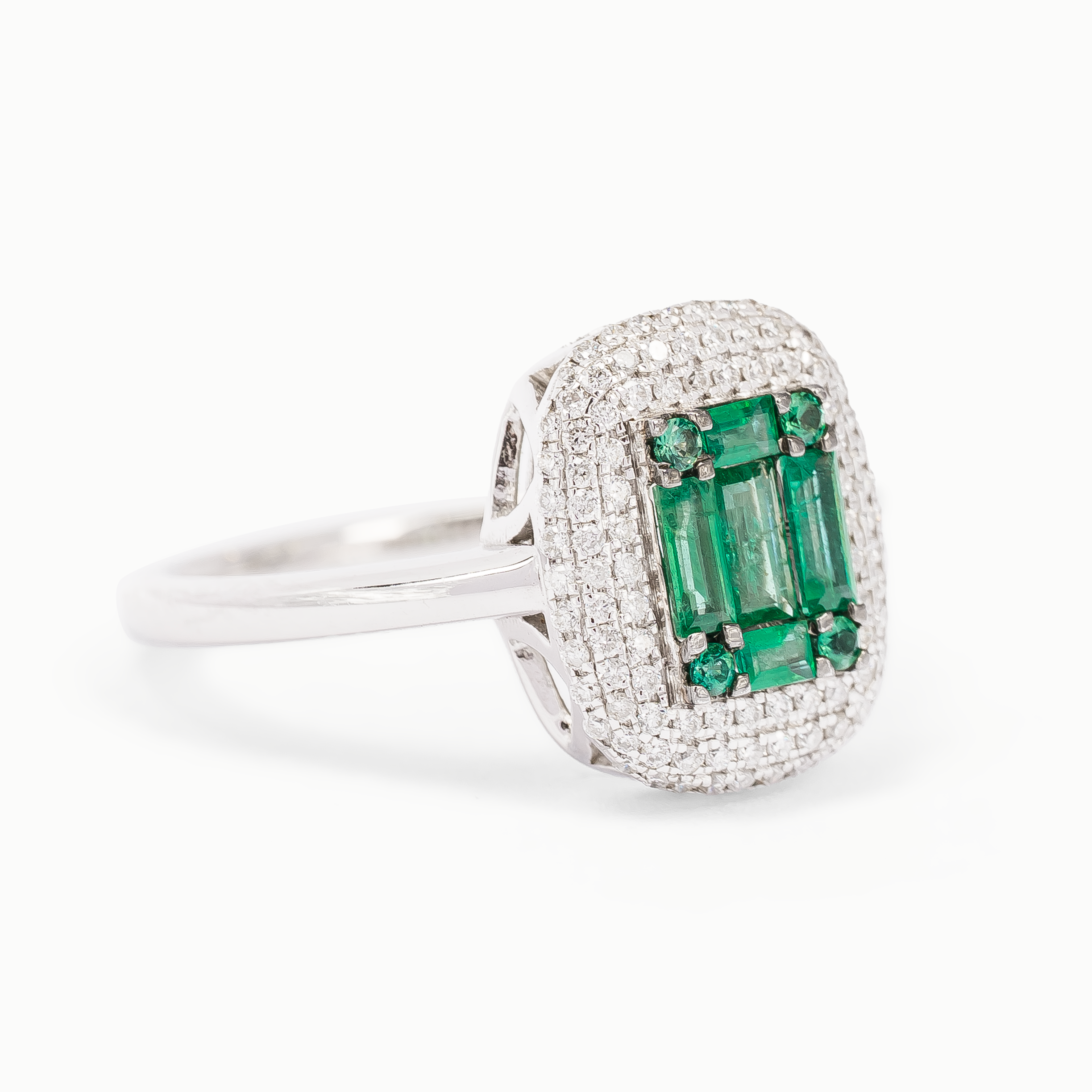EMERALD SQUARE RING